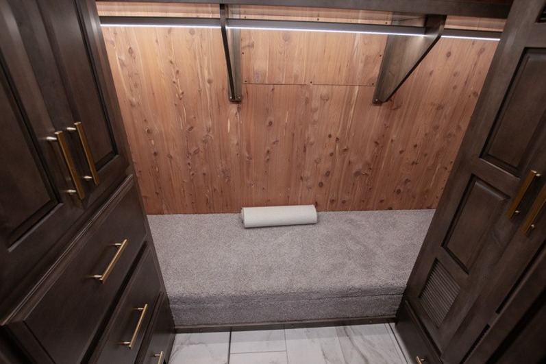2024 Entegra Coach Cornerstone 45Z, $ 649,999