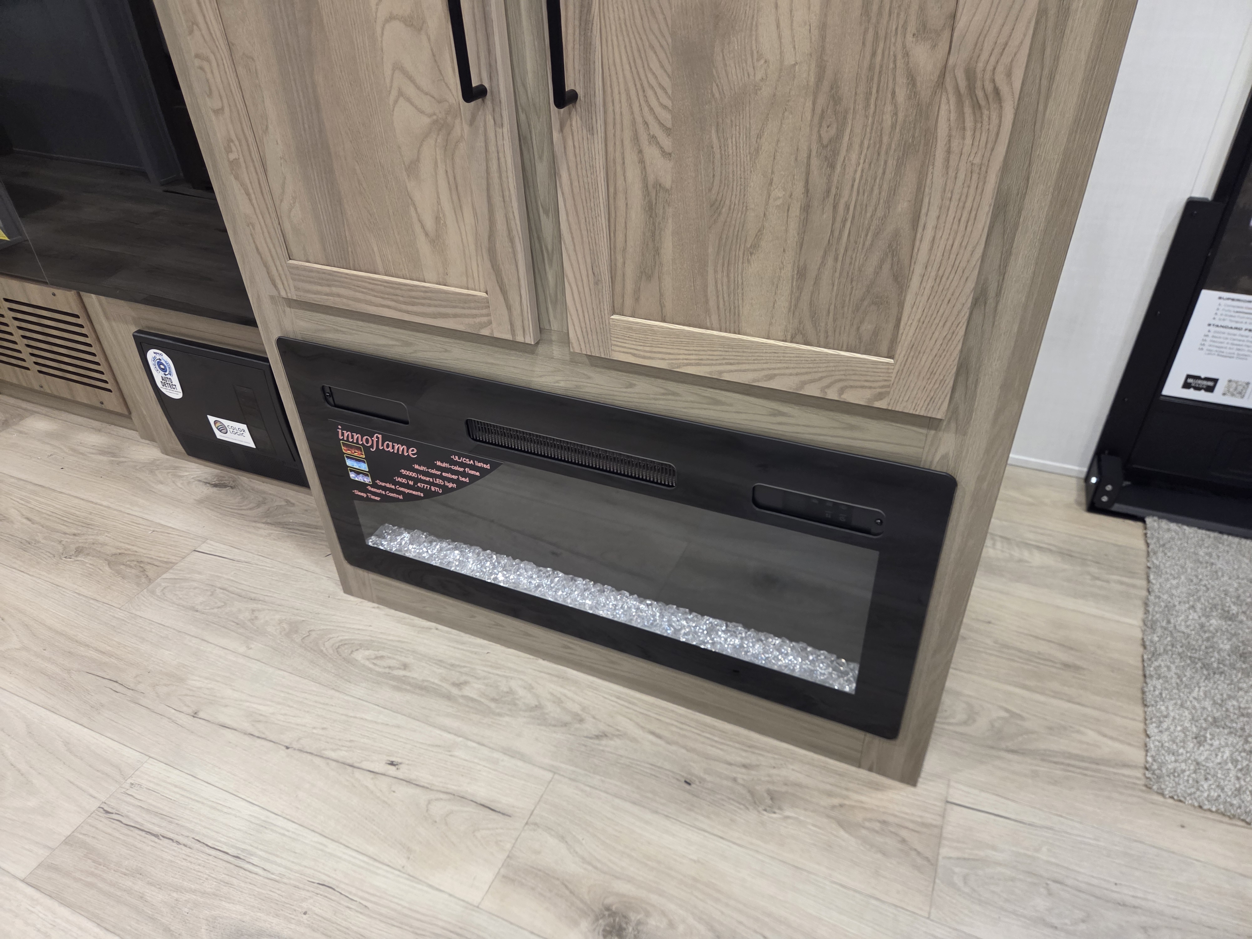 2027 Forest River Rockwood Ultra Lite 2706BH, $ 49,990