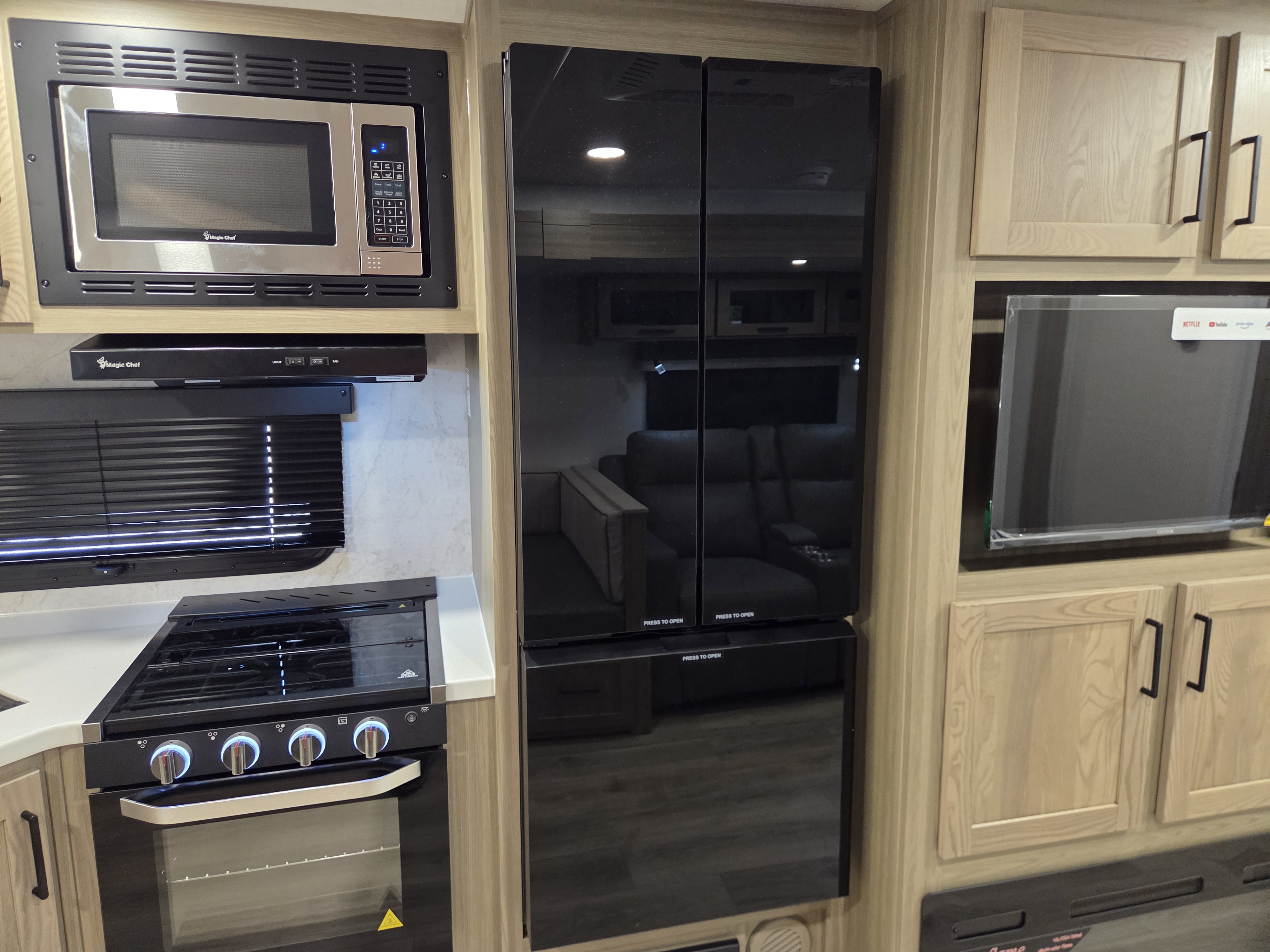 2027 Forest River Rockwood Ultra Lite 2706BH, $ 49,990