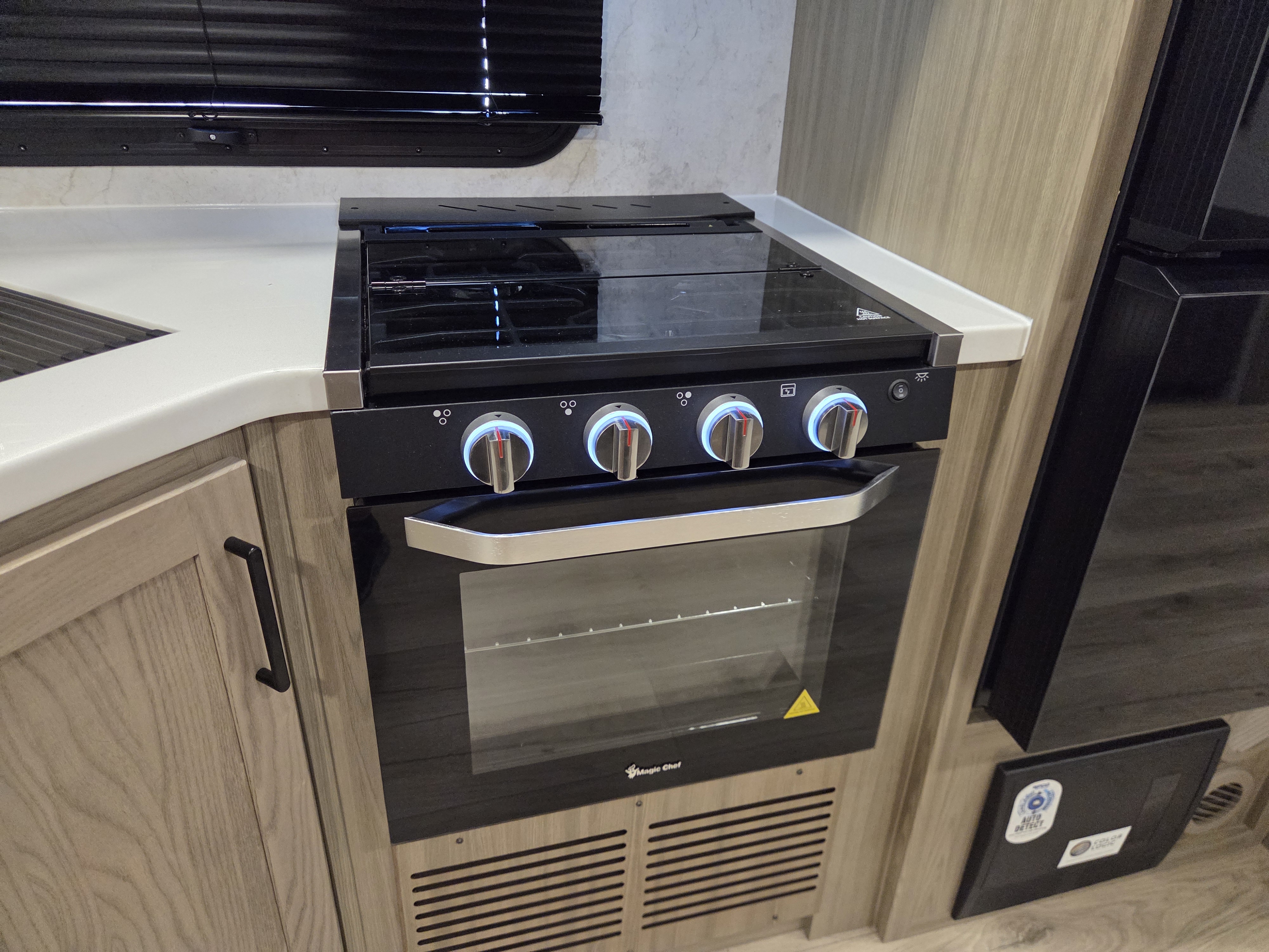 2027 Forest River Rockwood Ultra Lite 2706BH, $ 49,990
