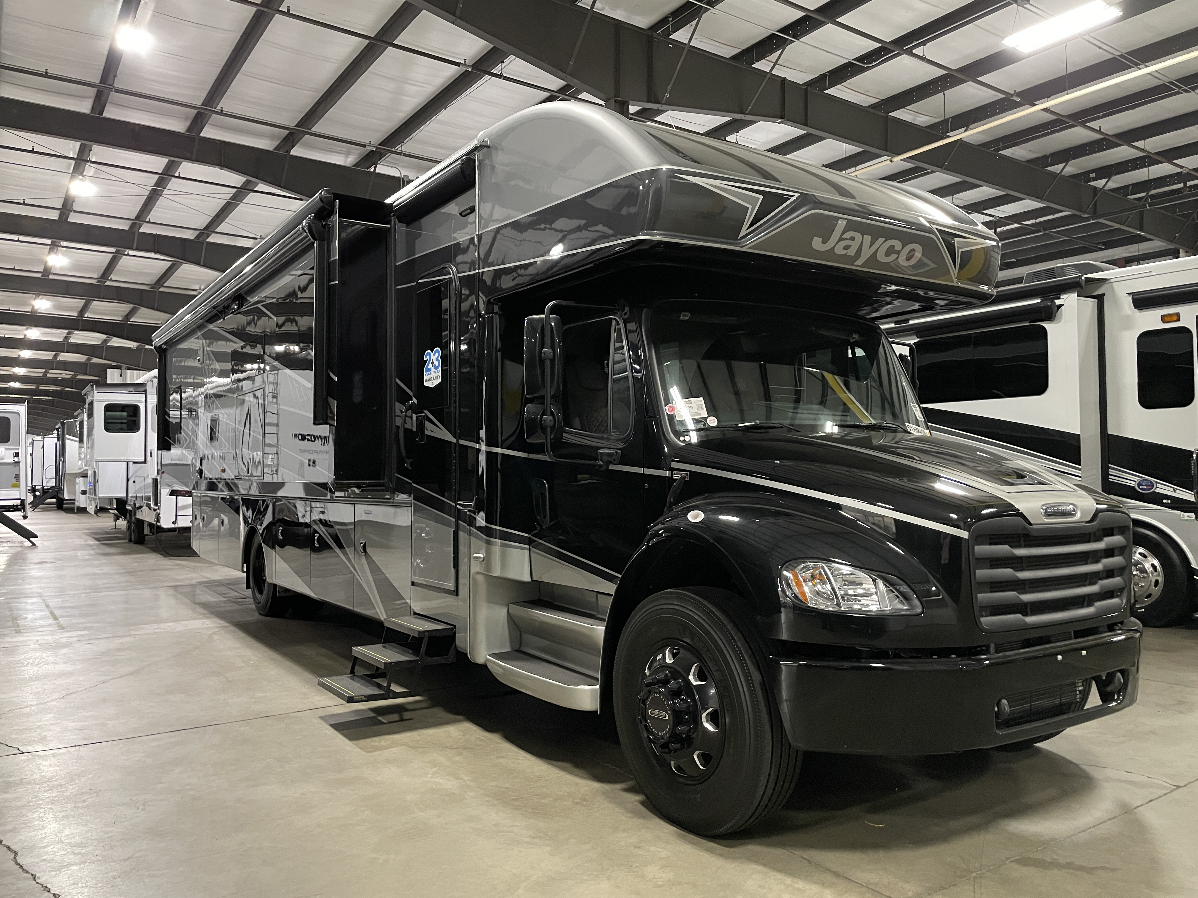 2025 Jayco Seneca 37M, $ 249,999