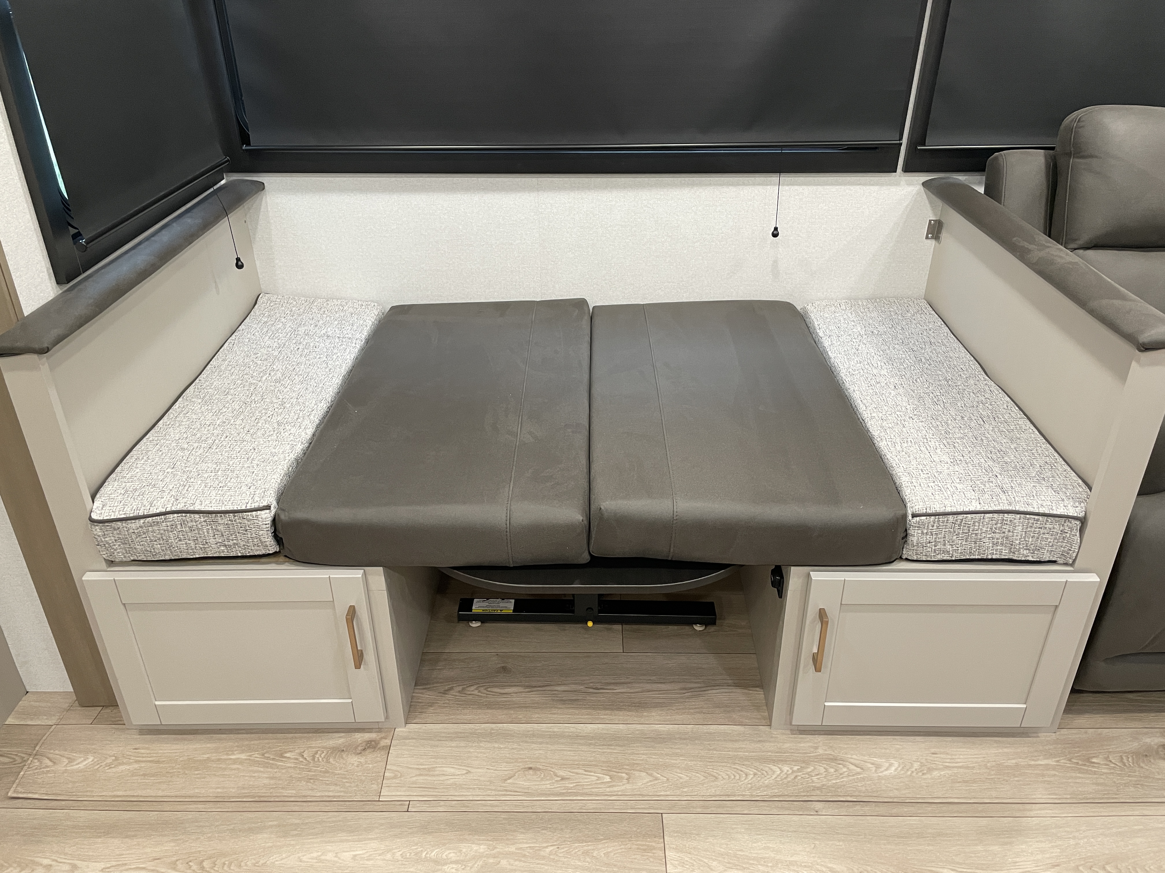 2027 Jayco Jay Feather 30RKB, $ 66,234