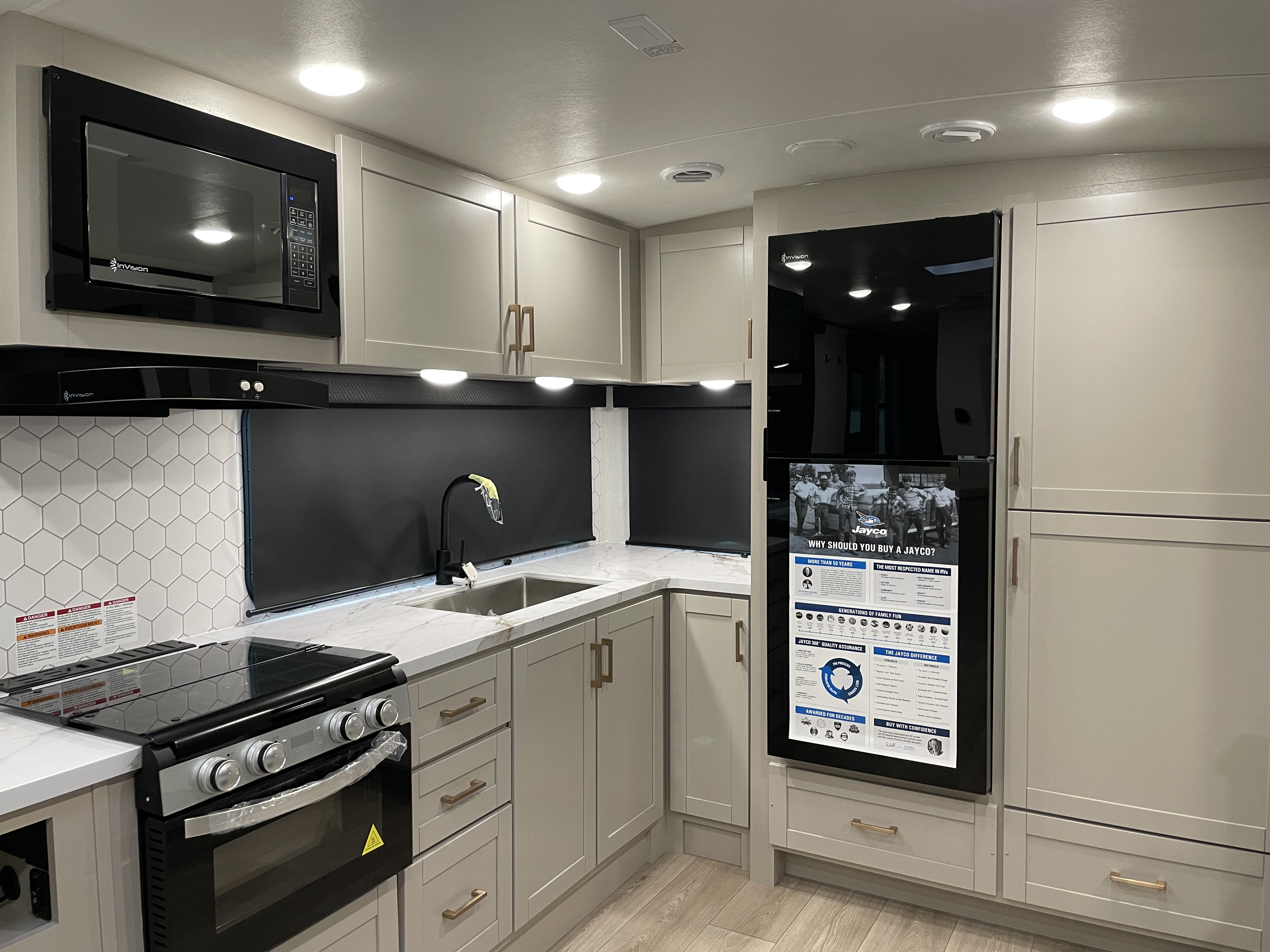 2027 Jayco Jay Feather 30RKB, $ 66,234