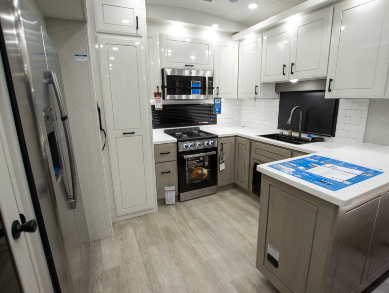 2026 Jayco Pinnacle 38FBRK, $ 117,490