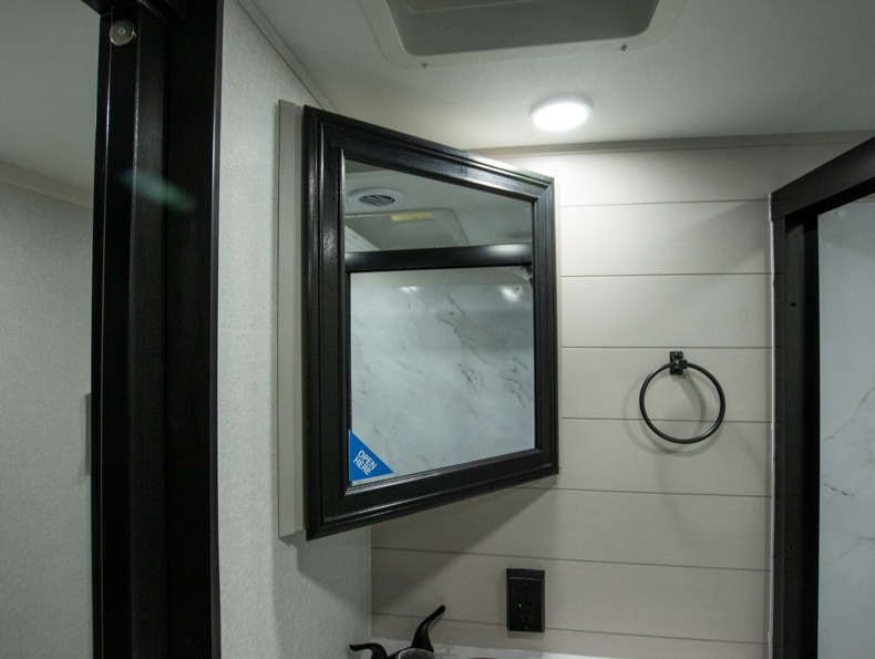 2026 Jayco Seismic 399, $ 89,995