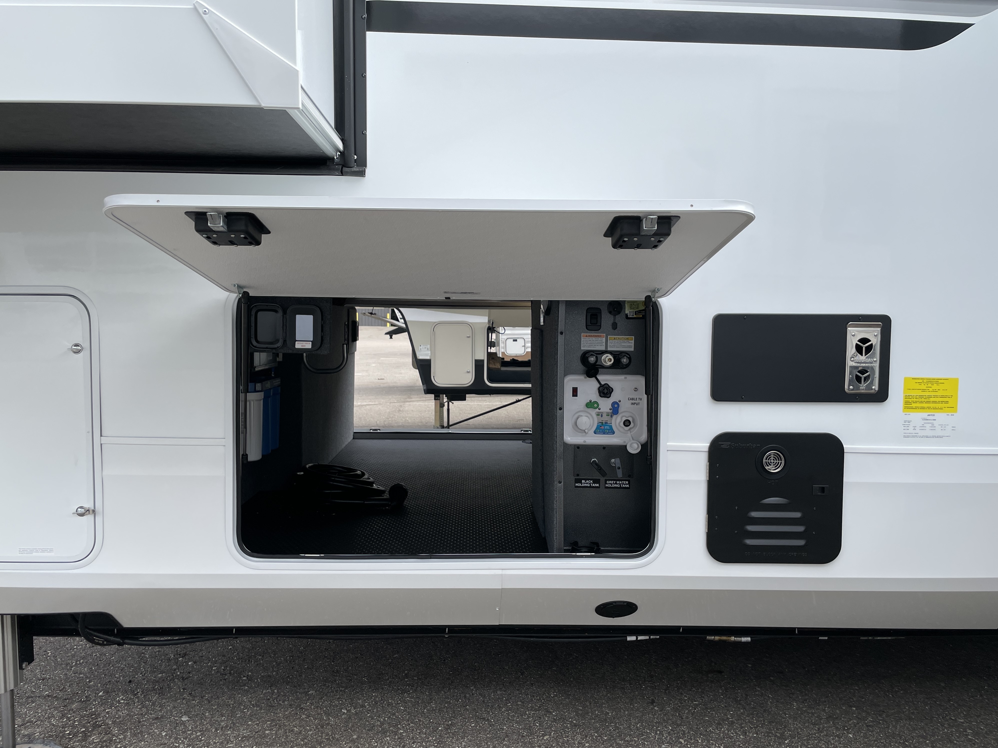 2027 Jayco North Point 361RLBH, $ 99,990