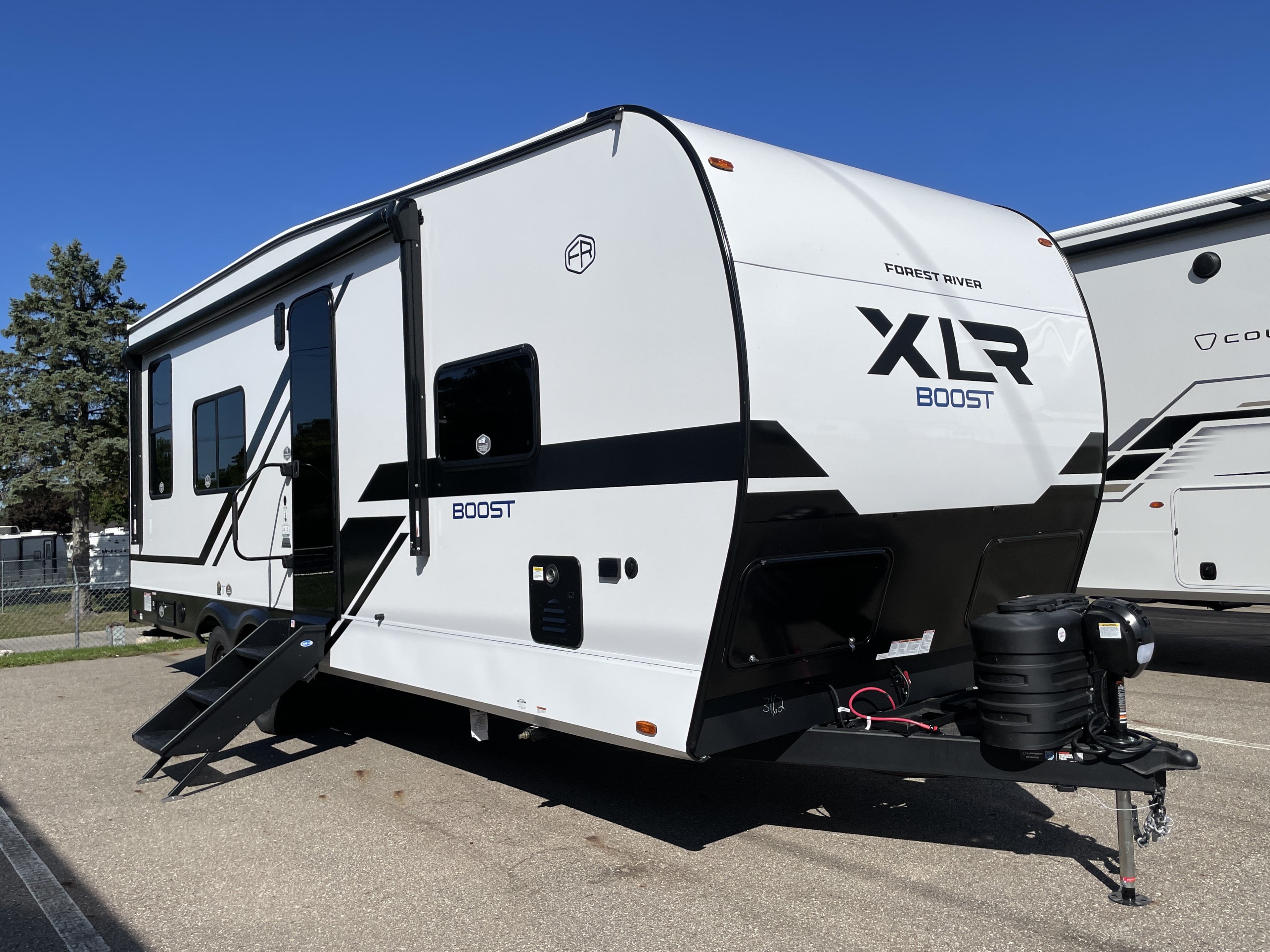 2027 Forest River XLR Boost 2413B, $ 39,999