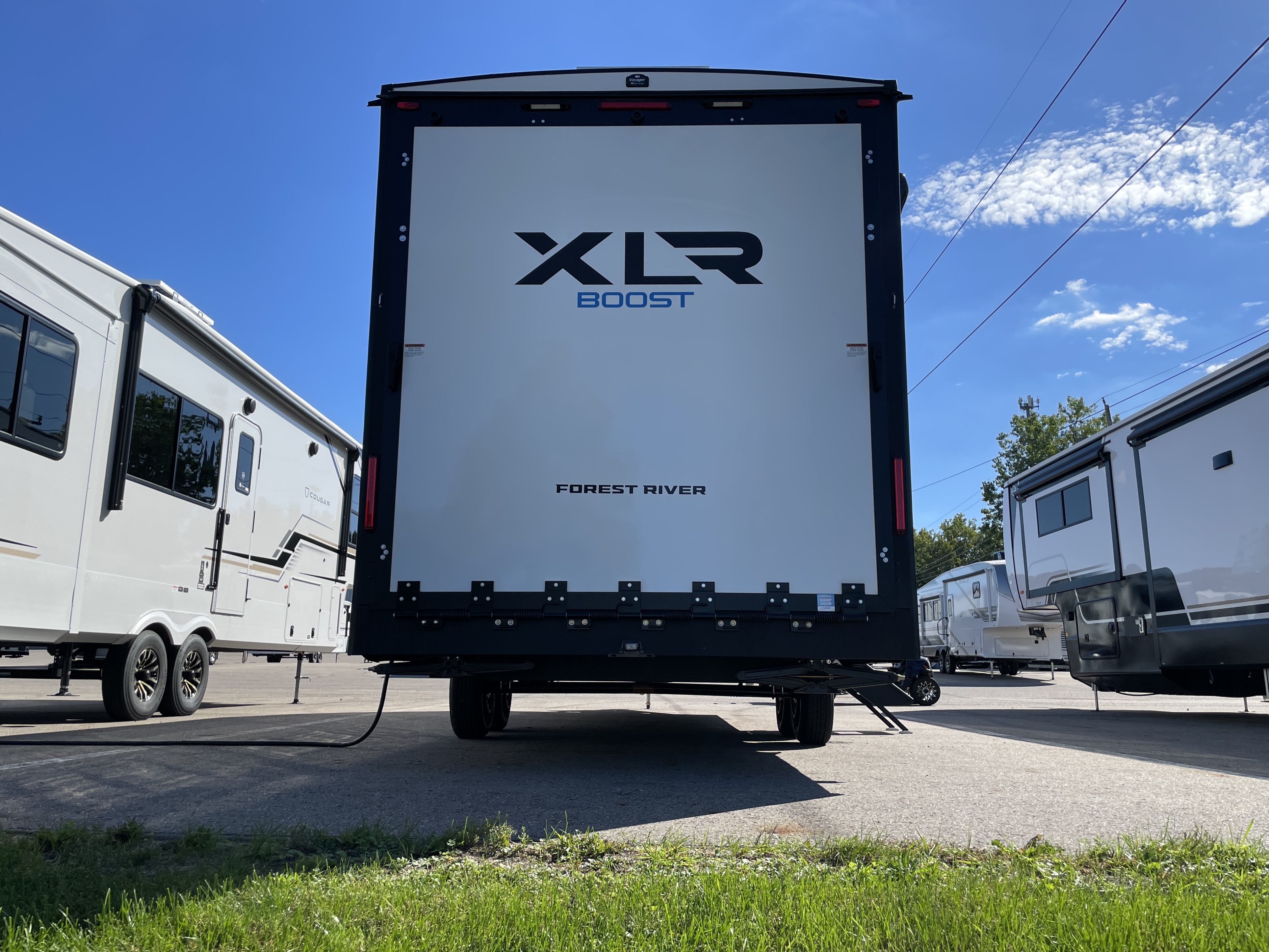 2027 Forest River XLR Boost 2413B, $ 39,999