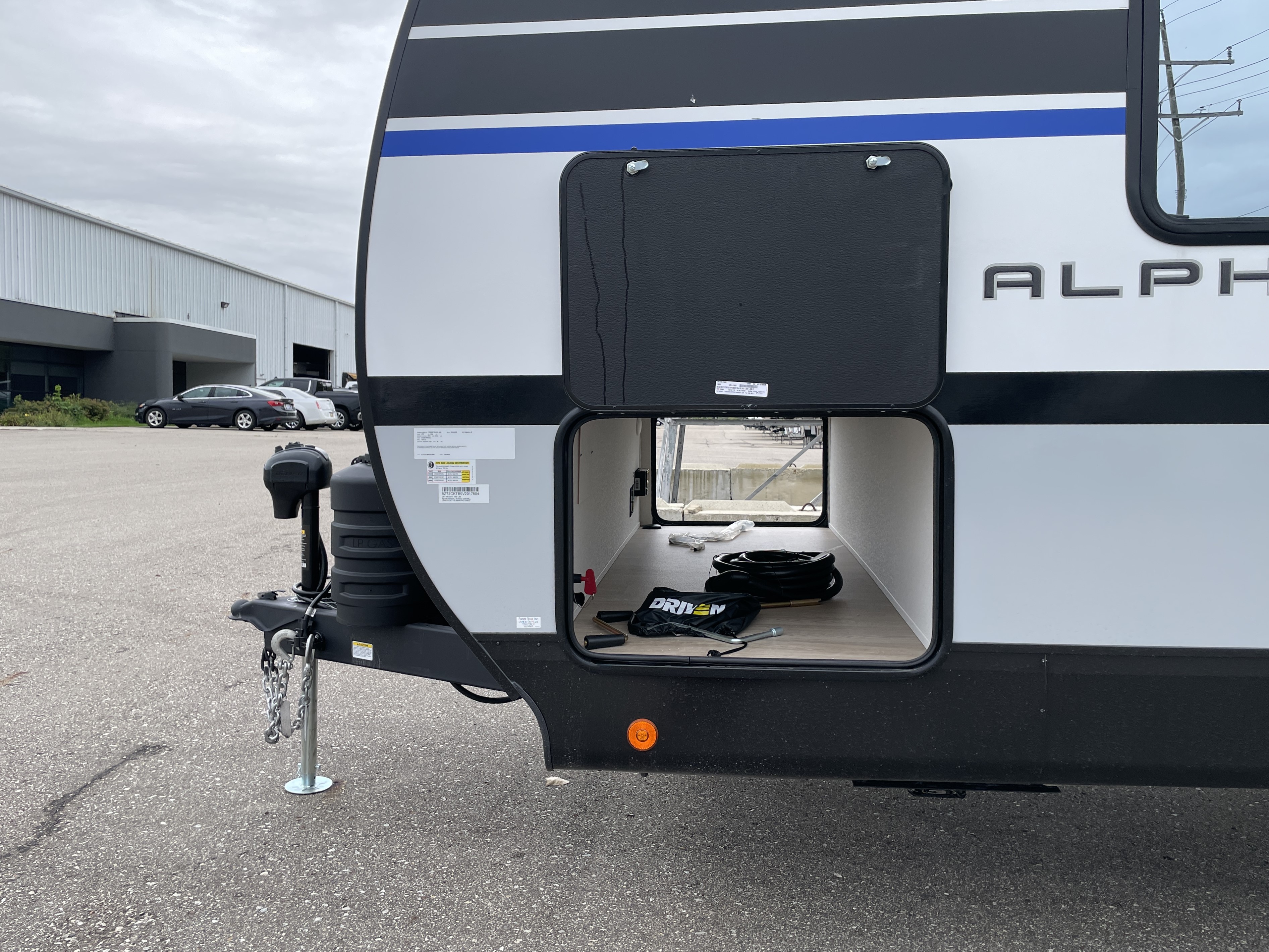 2027 Forest River Cherokee Alpha Wolf 28RLX, $ 39,999