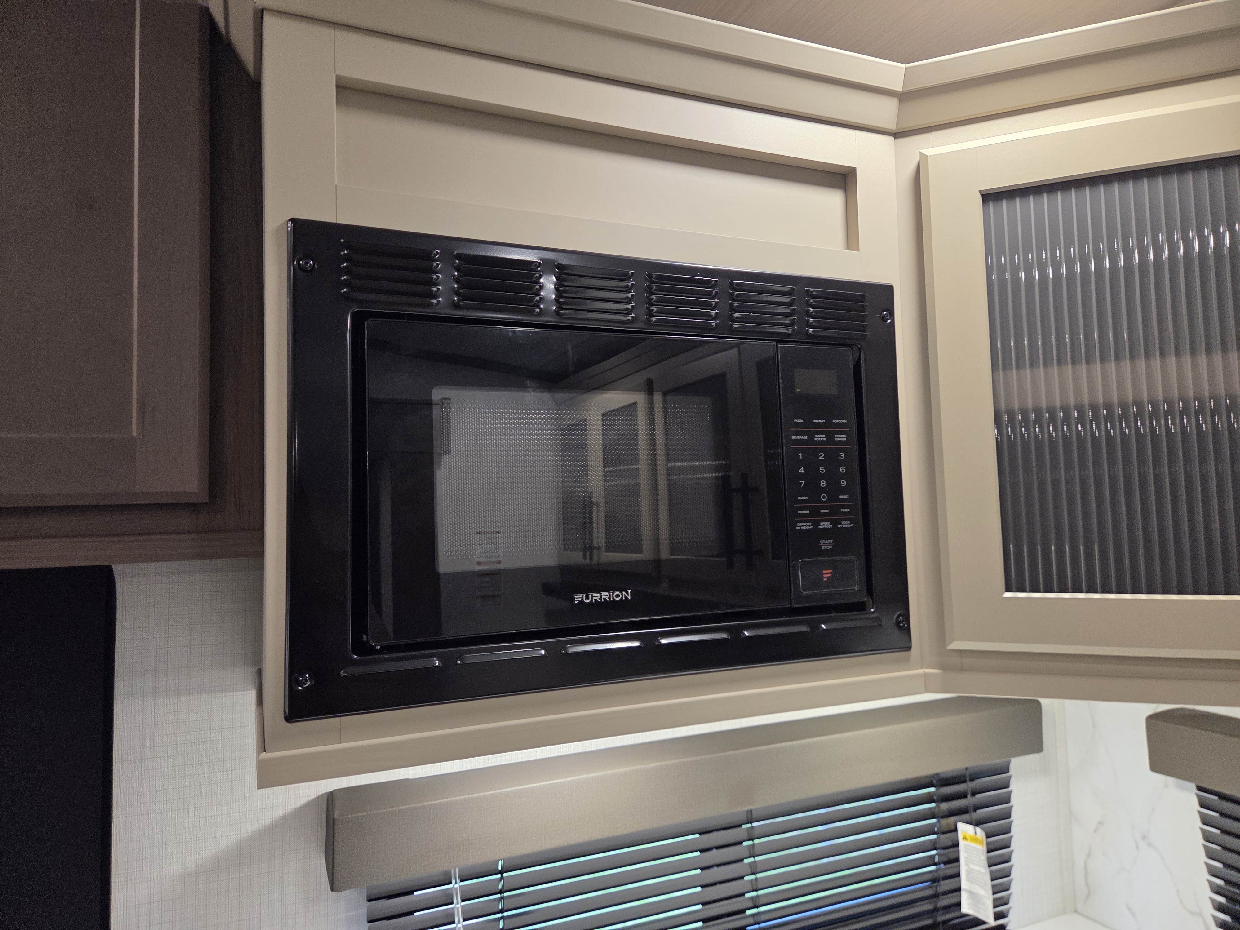 2027 Keystone Cougar Half-Ton (Fifth Wheel) 23MLE, $ 52,999