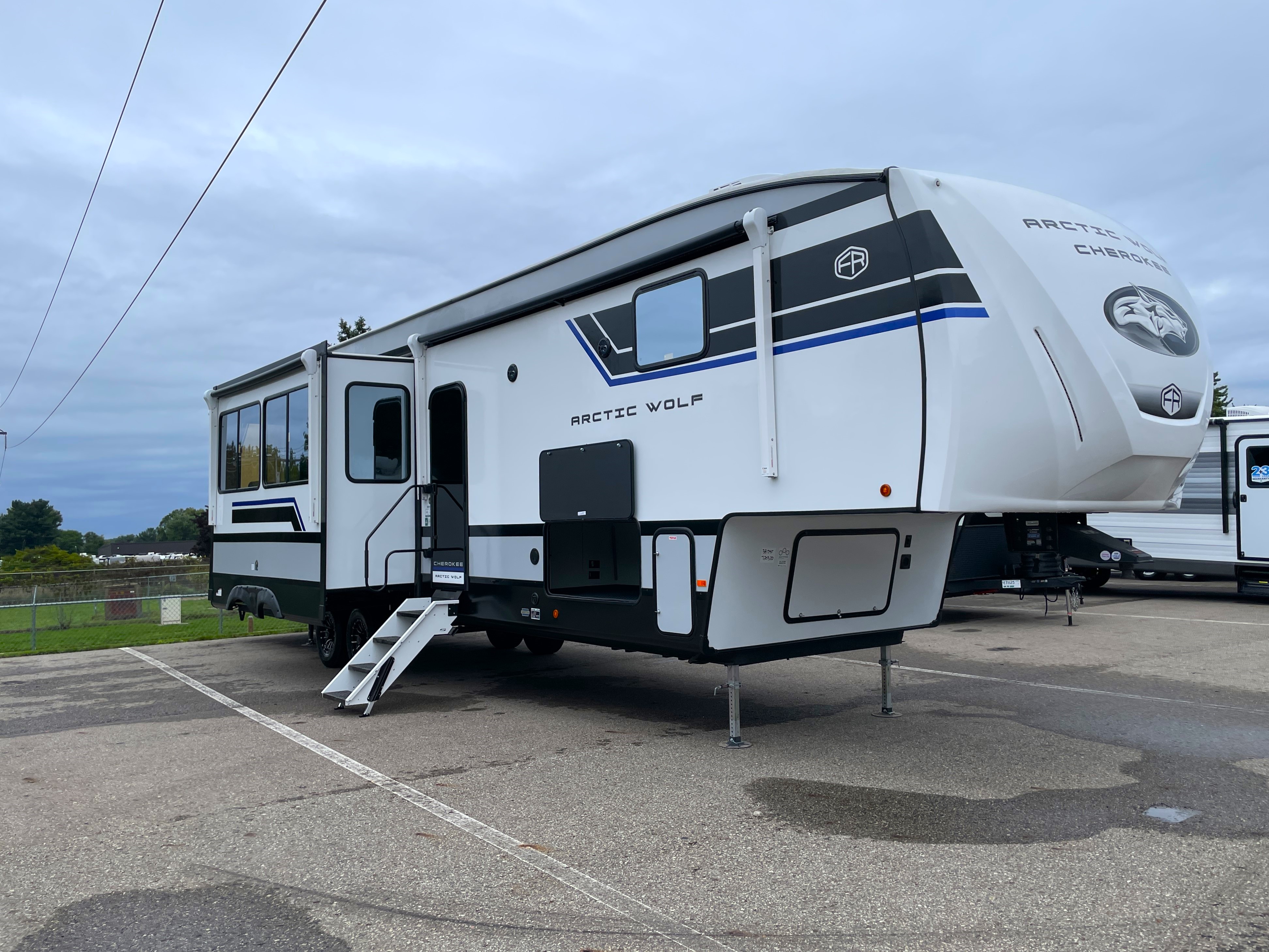 2027 Forest River Cherokee Arctic Wolf 38DST, $ 69,999
