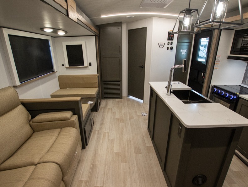 2026 Keystone Bullet Premium 330BKQ, $ 45,999