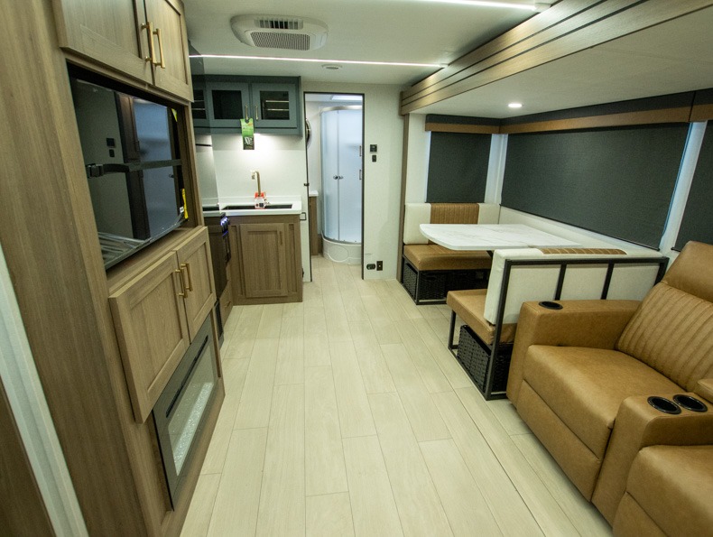 2026 CrossRoads Sunset Trail SS253RB, $ 37,999