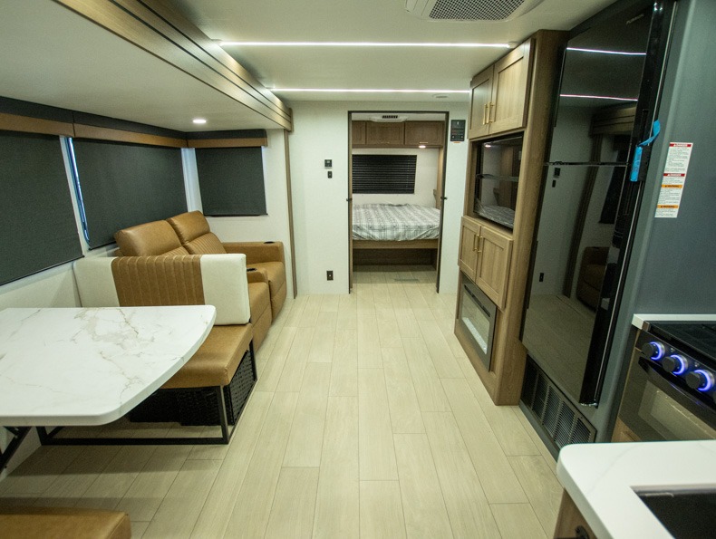 2026 CrossRoads Sunset Trail SS253RB, $ 37,999