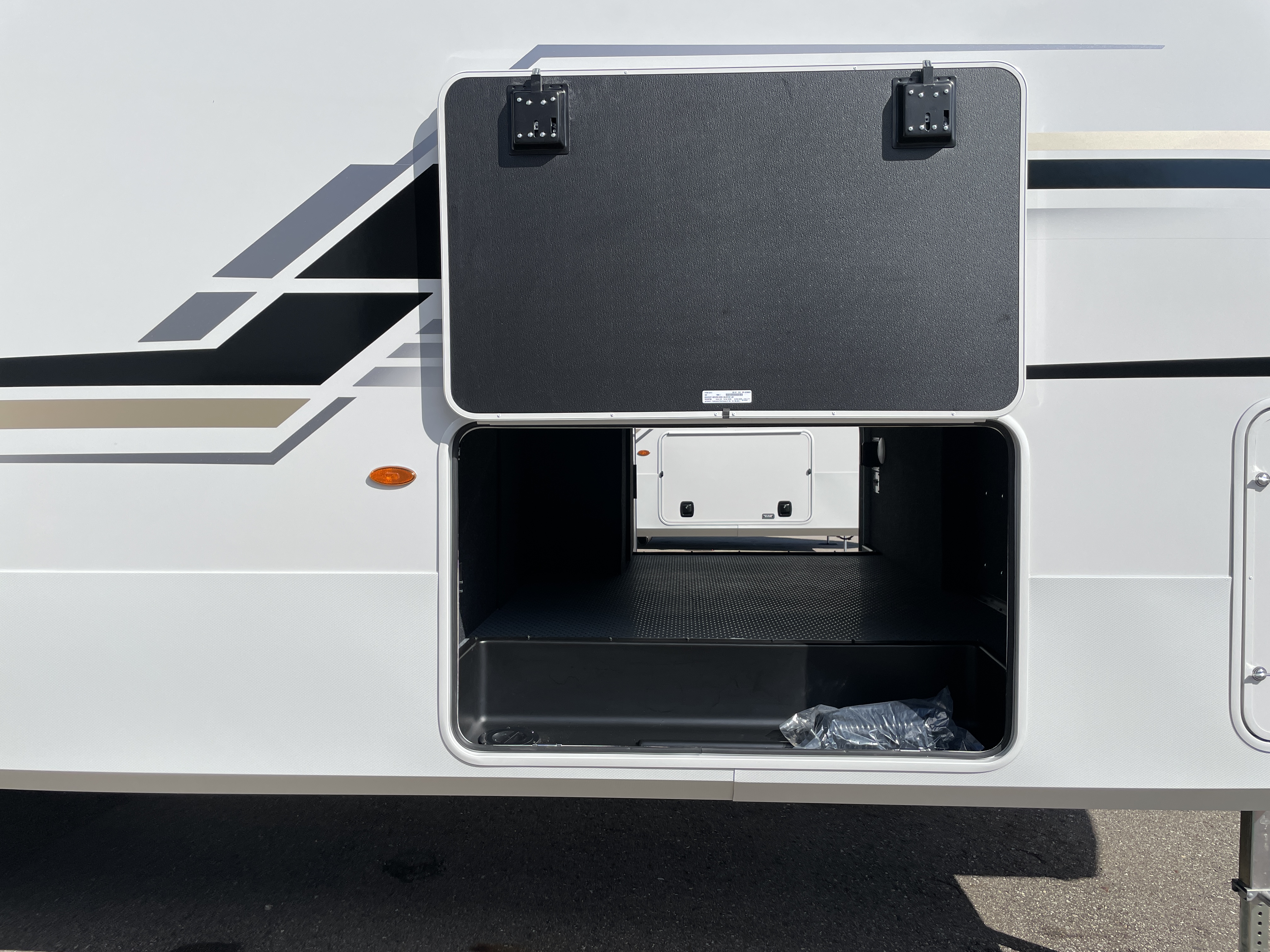 2027 Keystone Cougar 320RDS, $ 69,990