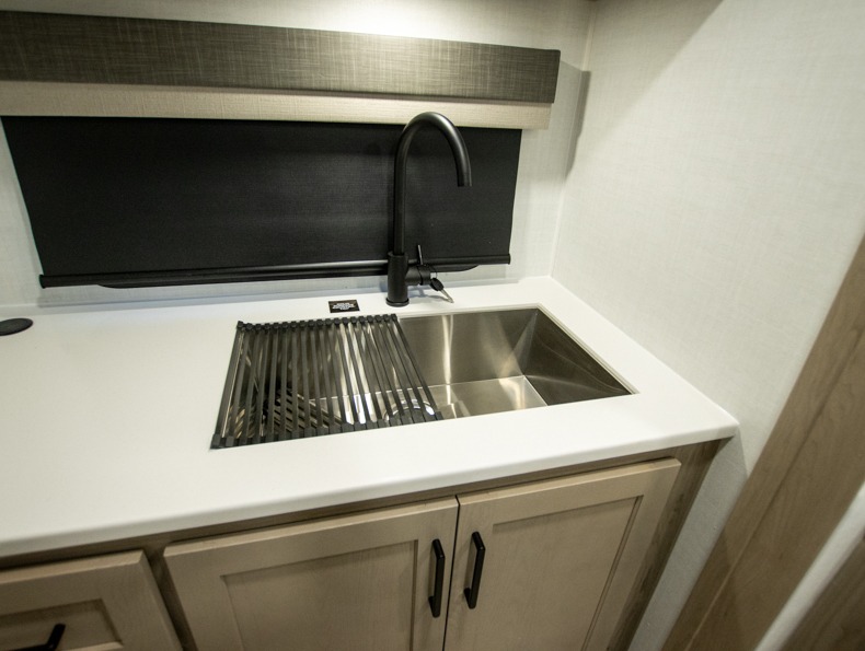 2026 Forest River Rockwood Mini Lite 2522FB, $ 39,990