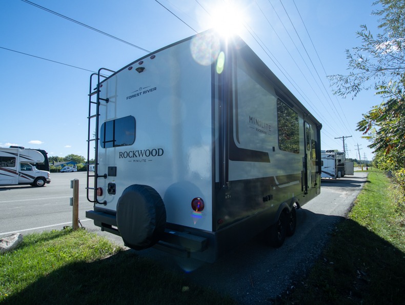 2026 Forest River Rockwood Mini Lite 2522FB, $ 39,990