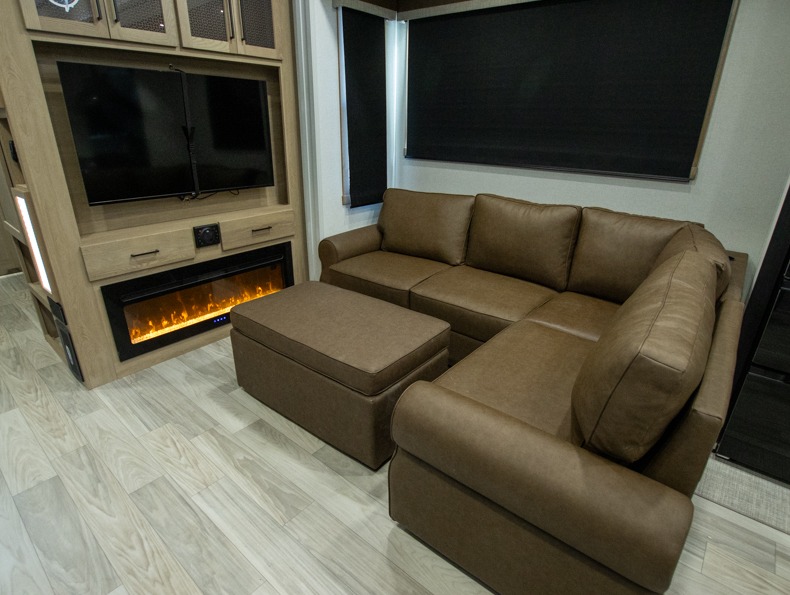 2026 Forest River Sandpiper Destination 422FKL, $ 62,999