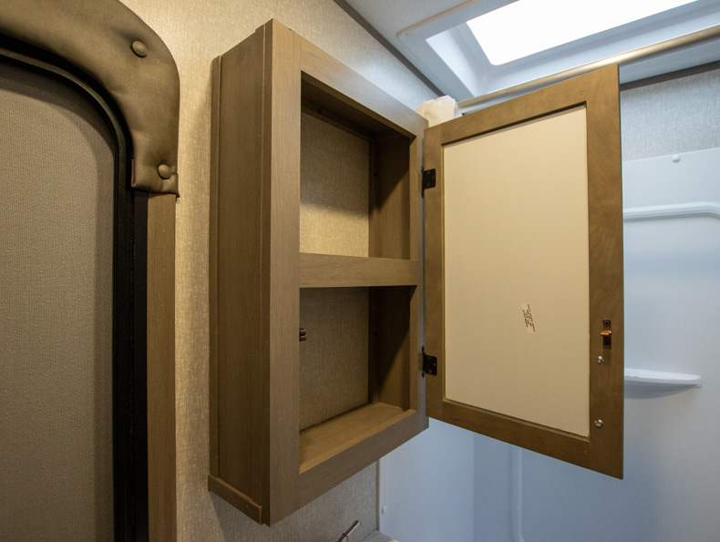 2022 Coachmen Chaparral 373MBRB, $ 68,725
