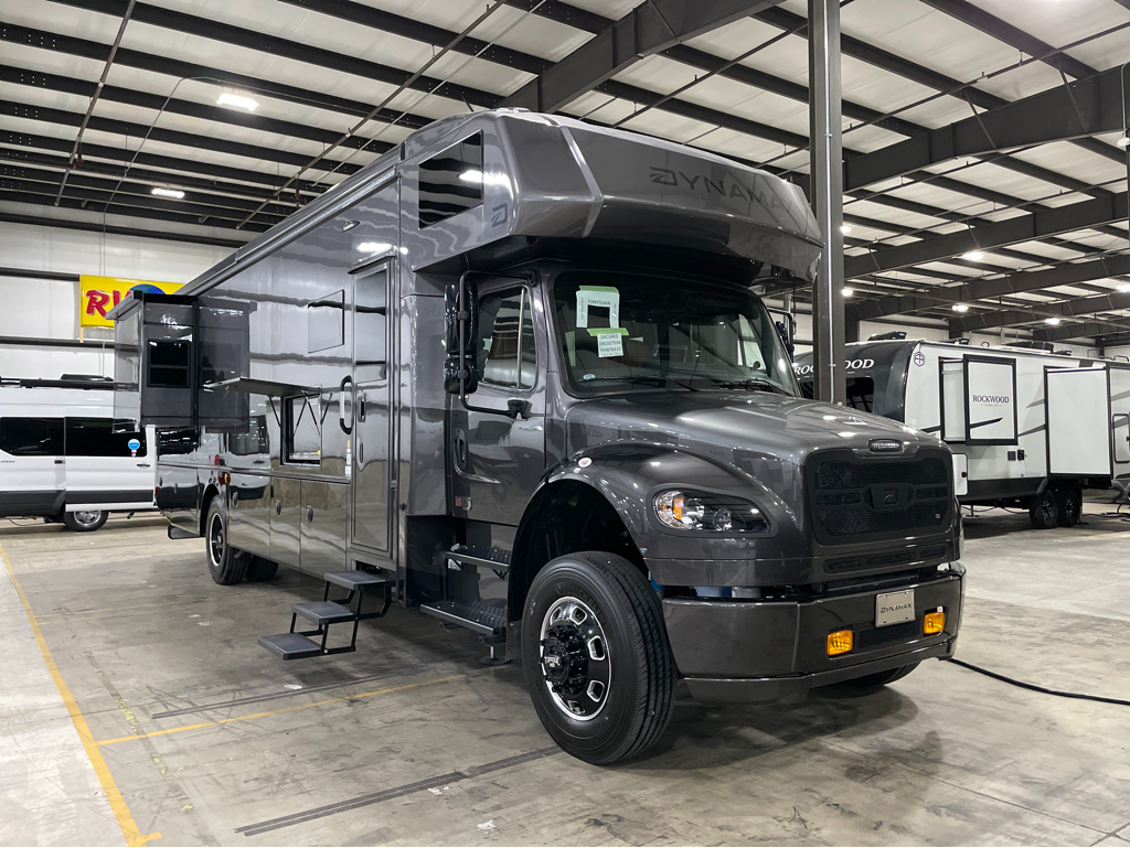 2027 Dynamax DX3 34KD, $ 369,997