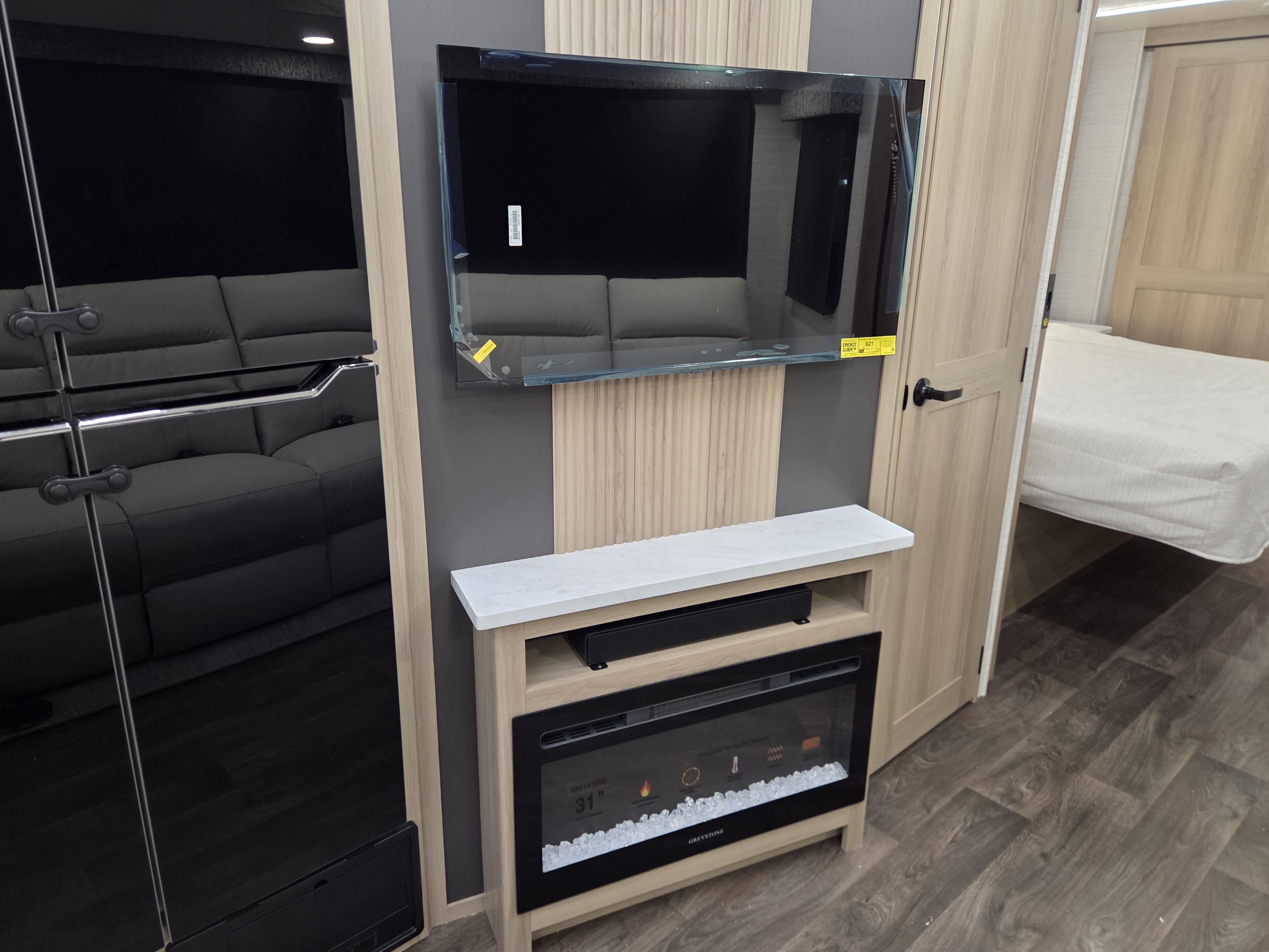 2027 Dynamax Europa S 37CA, $ 294,997