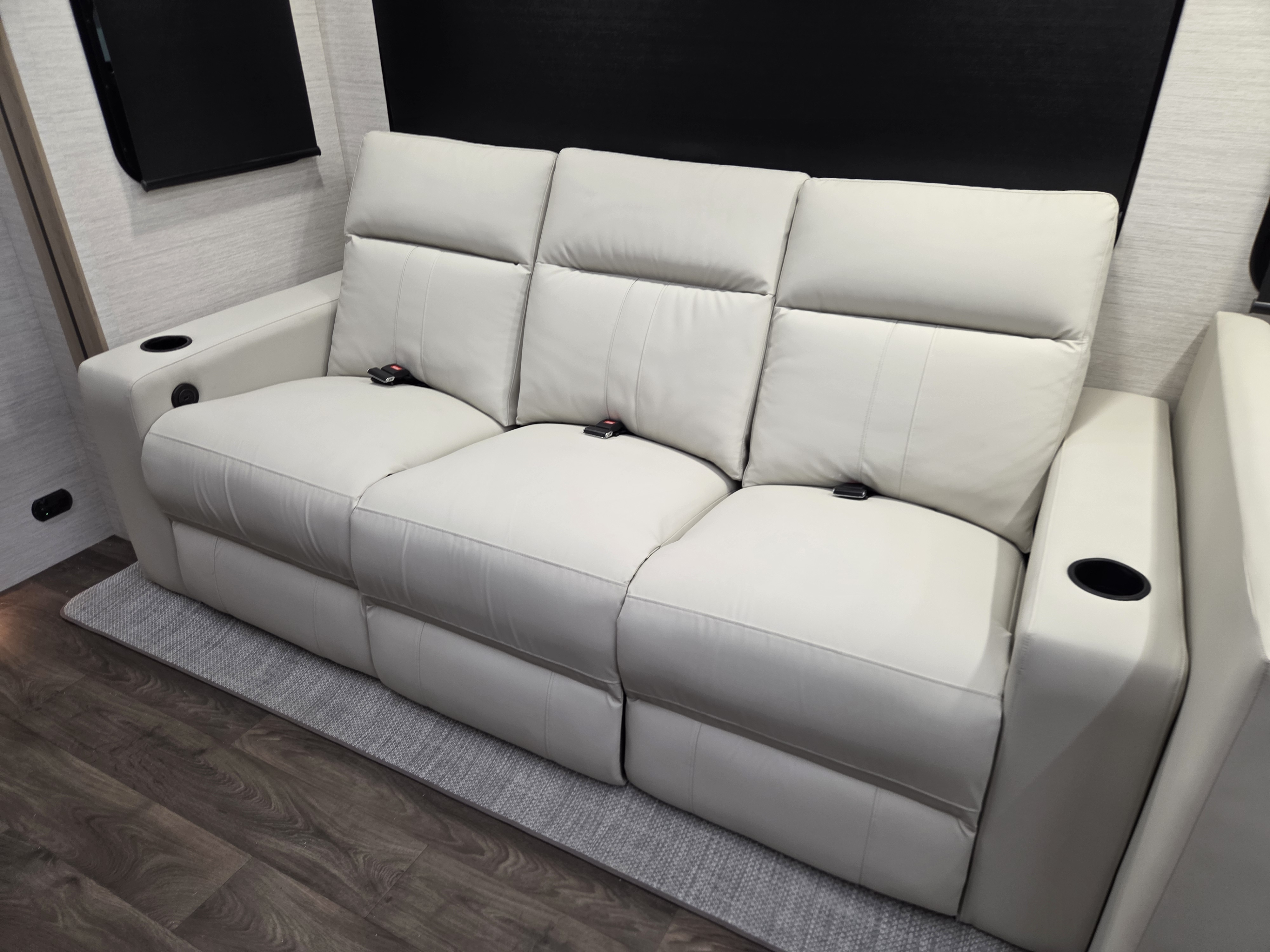 2027 Dynamax Europa S 37CA, $ 294,997