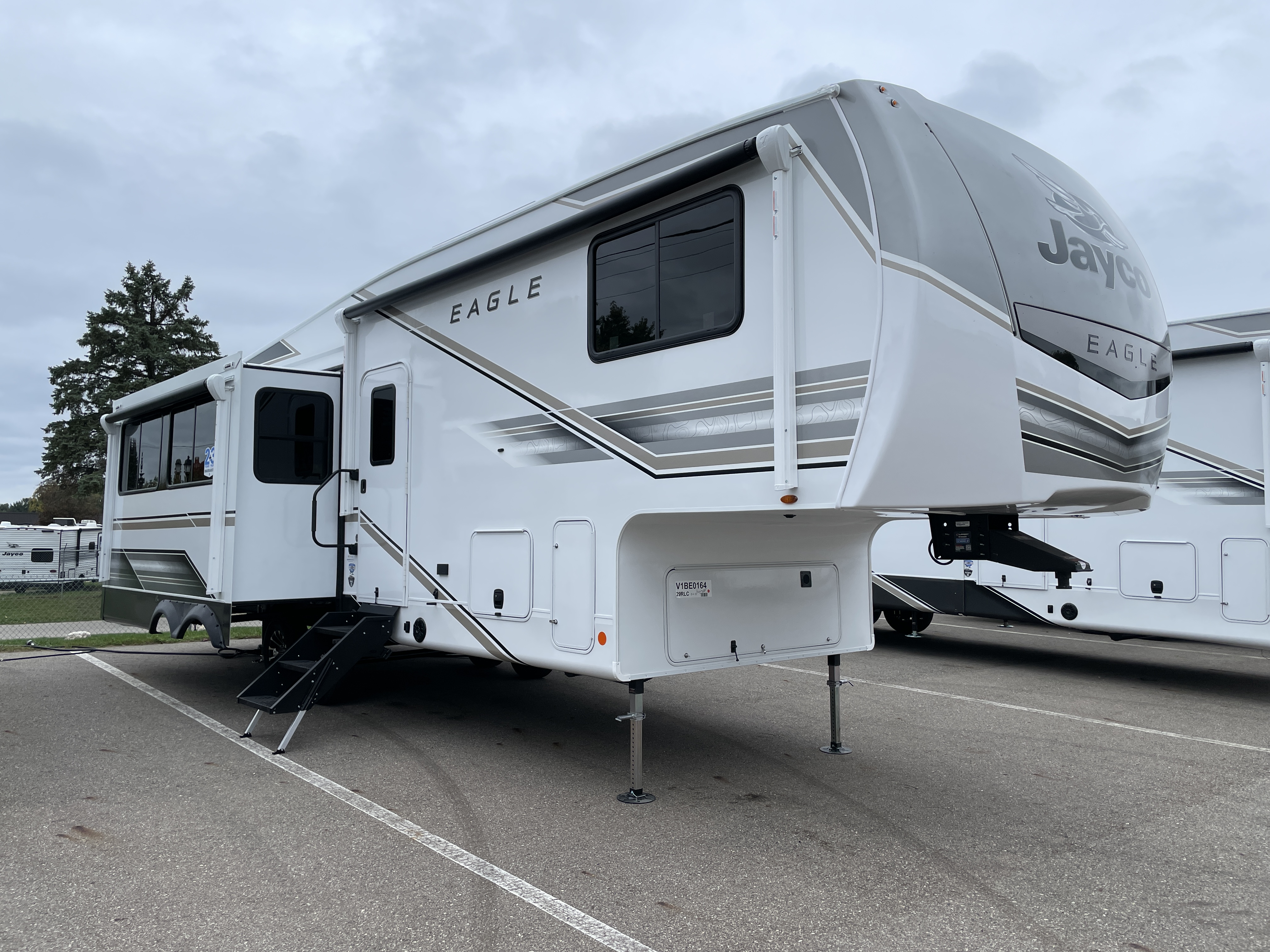 2027 Jayco Eagle 29RLC, $ 90,303