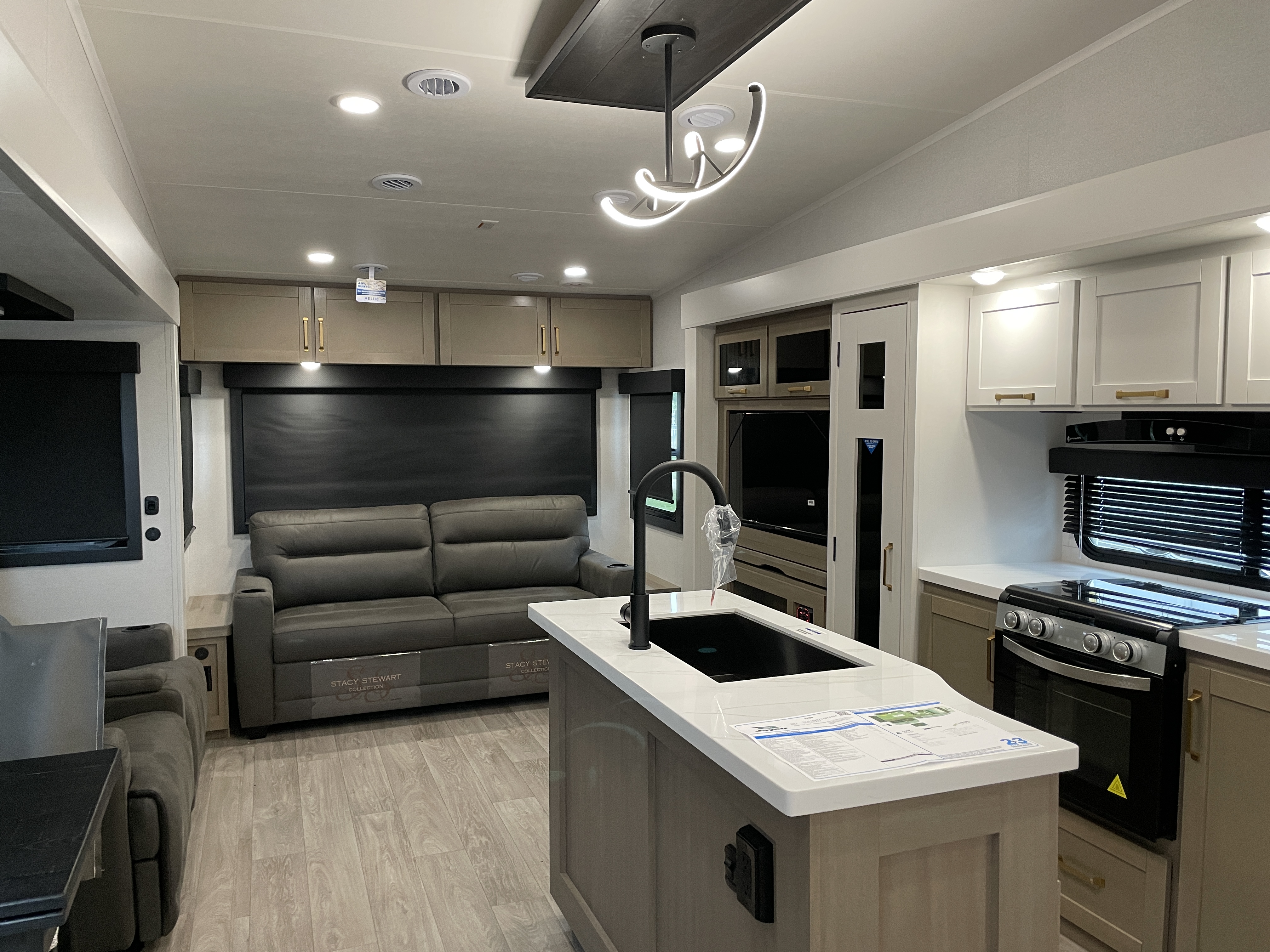 2027 Jayco Eagle 29RLC, $ 90,303