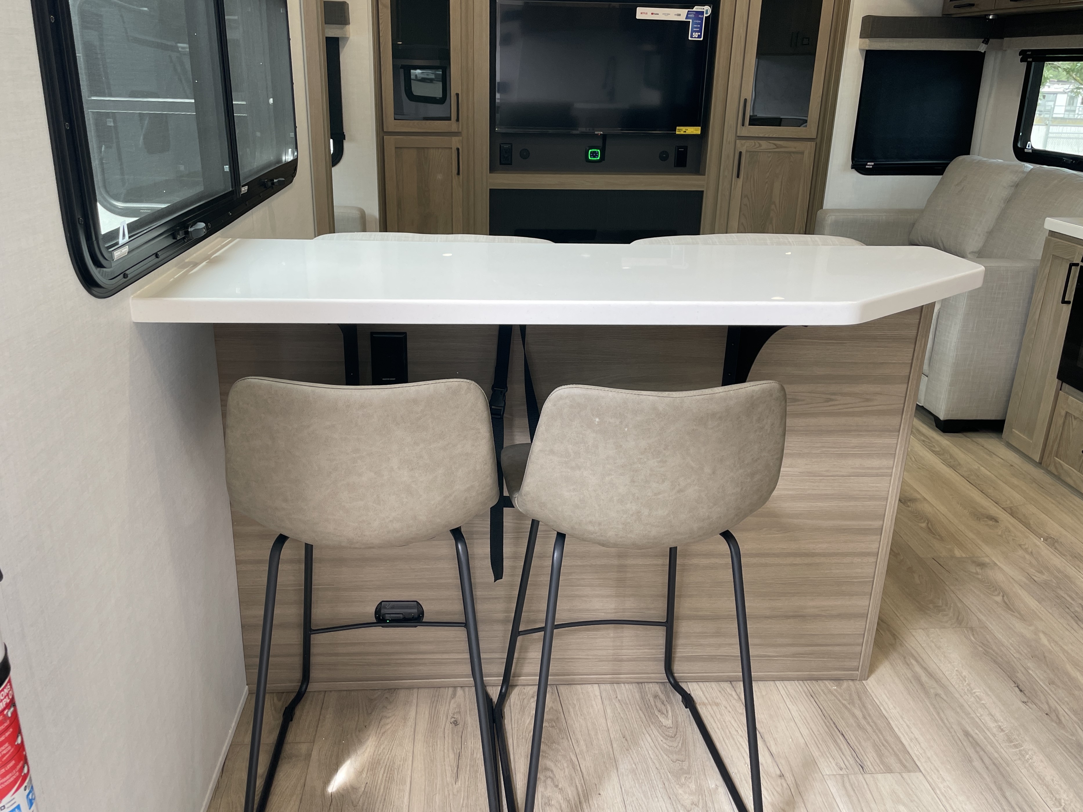 2027 Forest River Rockwood Ultra Lite 2921RL, $ 54,999