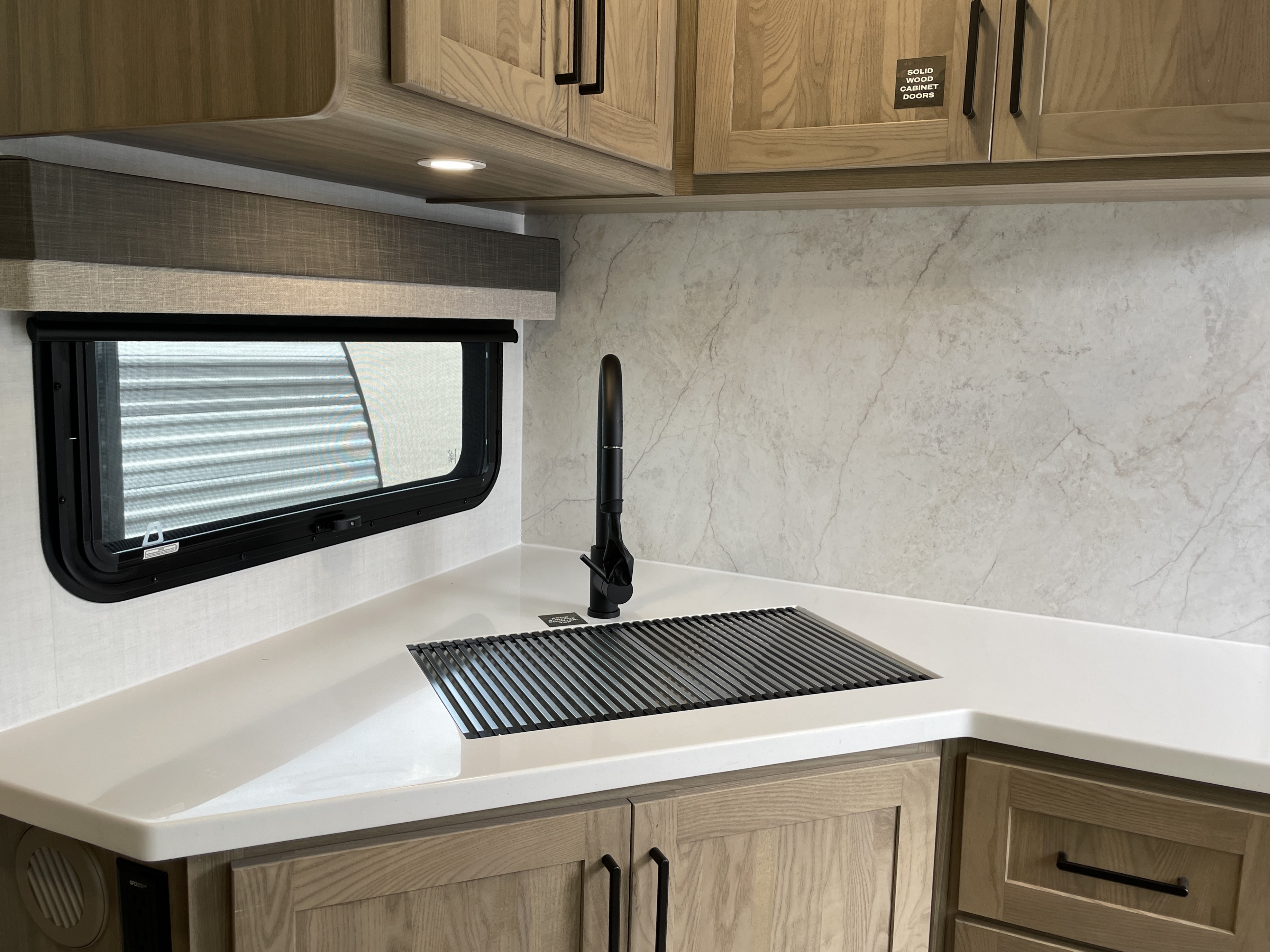 2027 Forest River Rockwood Ultra Lite 2921RL, $ 54,999