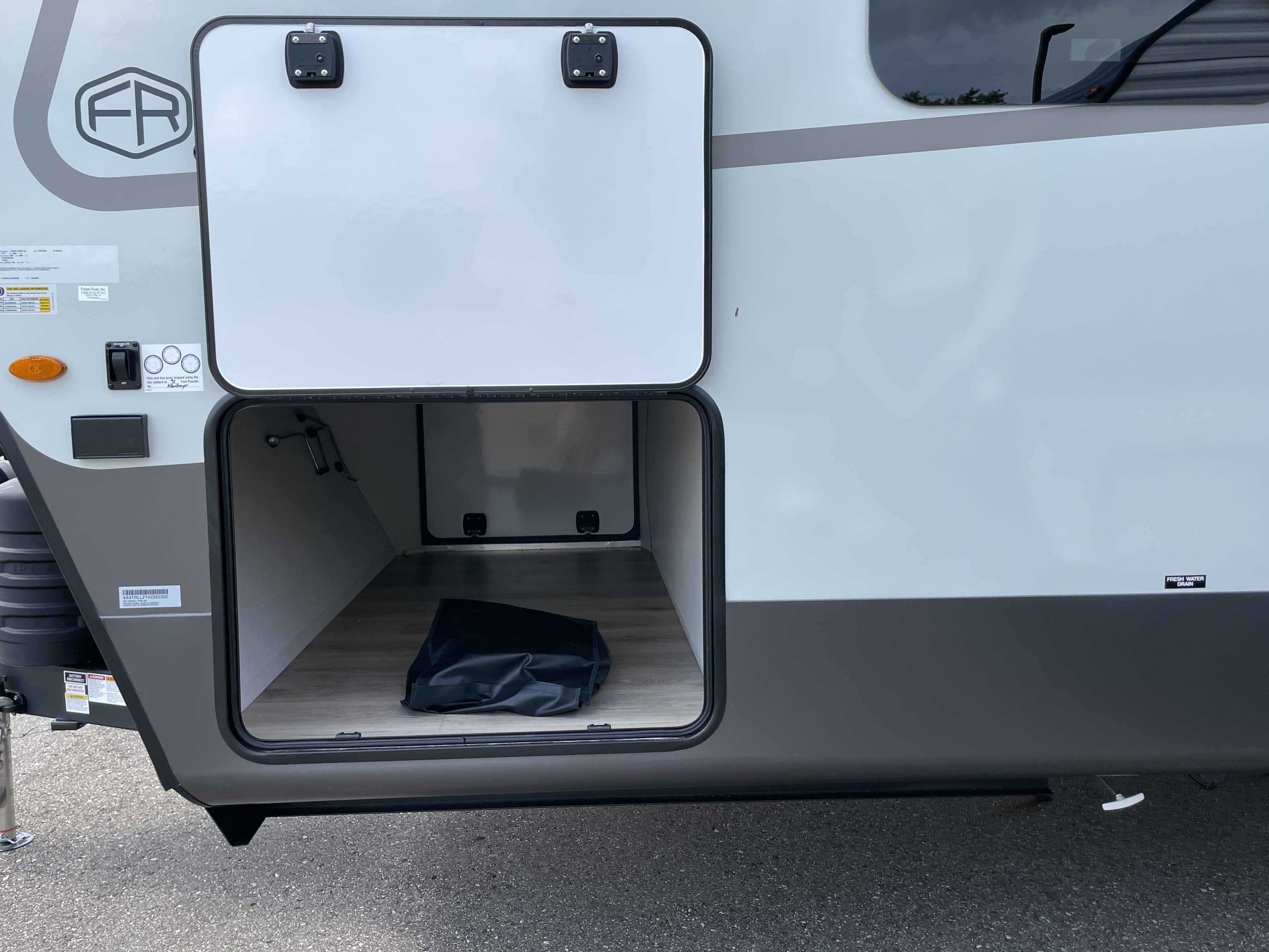 2027 Forest River Rockwood Ultra Lite 2921RL, $ 54,999