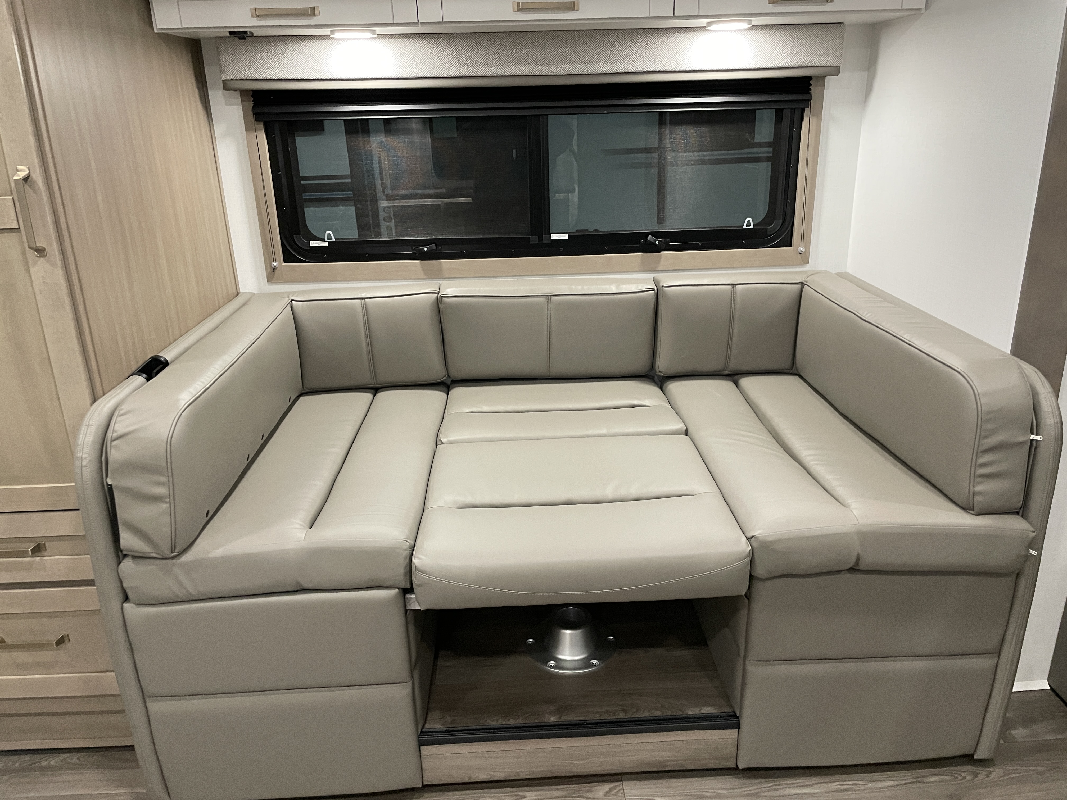 2027 Jayco Redhawk 24B, $ 109,995
