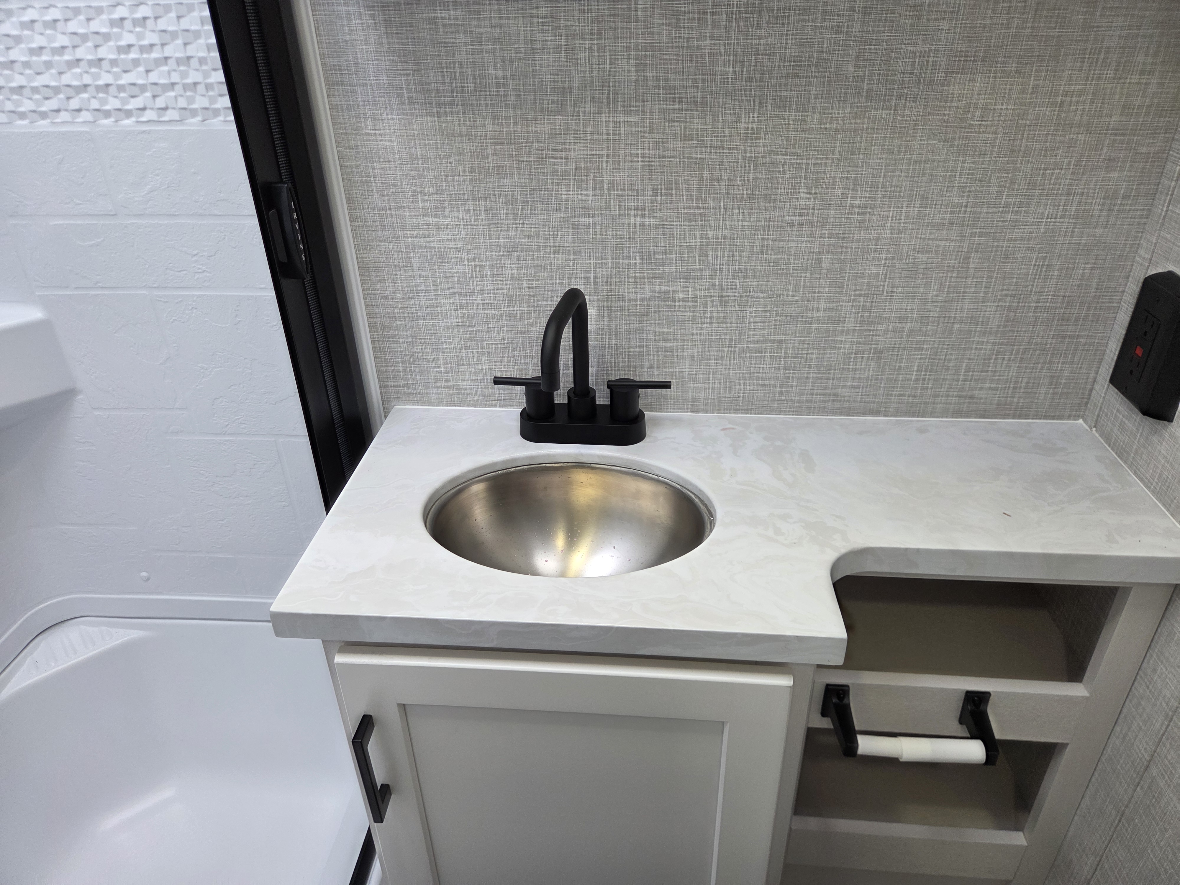 2025 Jayco Jay Feather Air 18MBH, $ 23,999