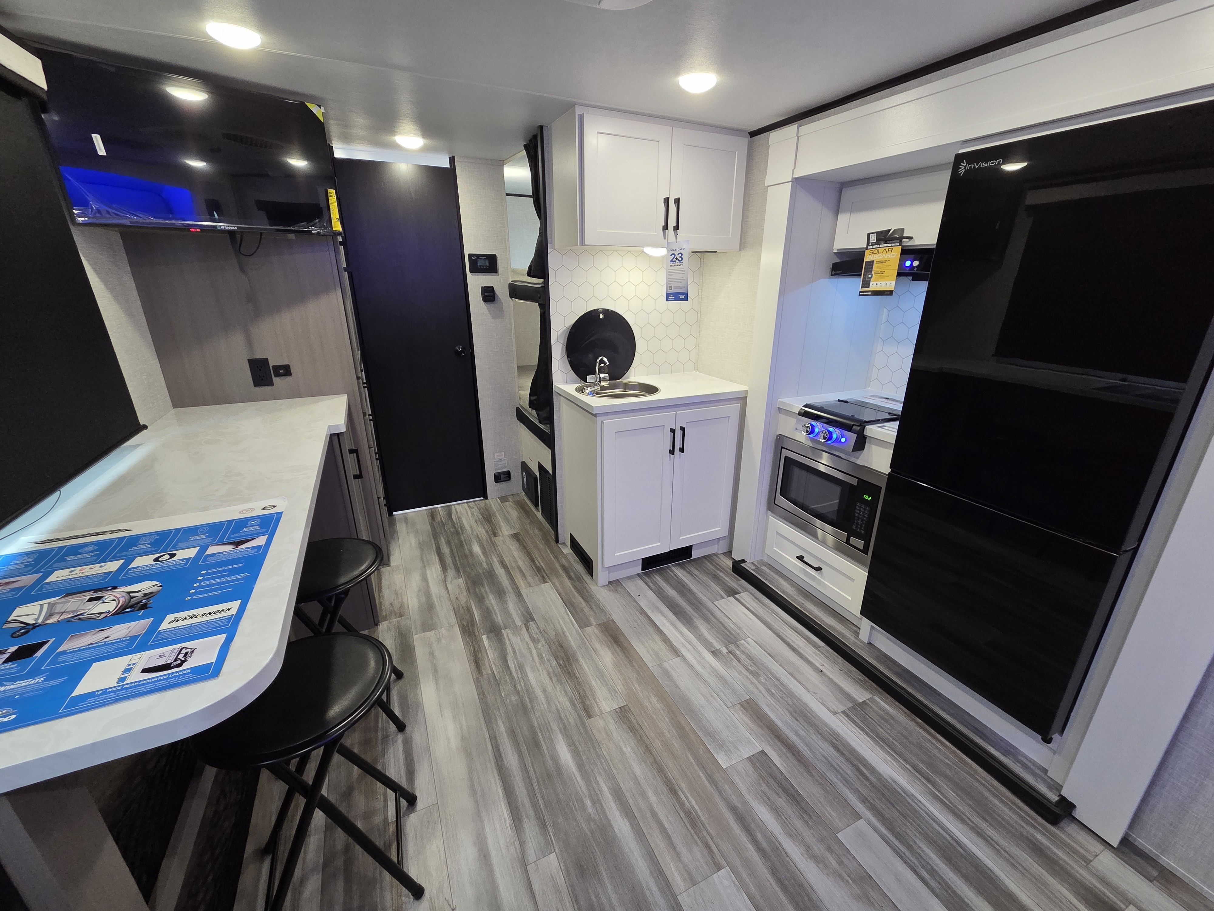 2025 Jayco Jay Feather Air 18MBH, $ 23,999