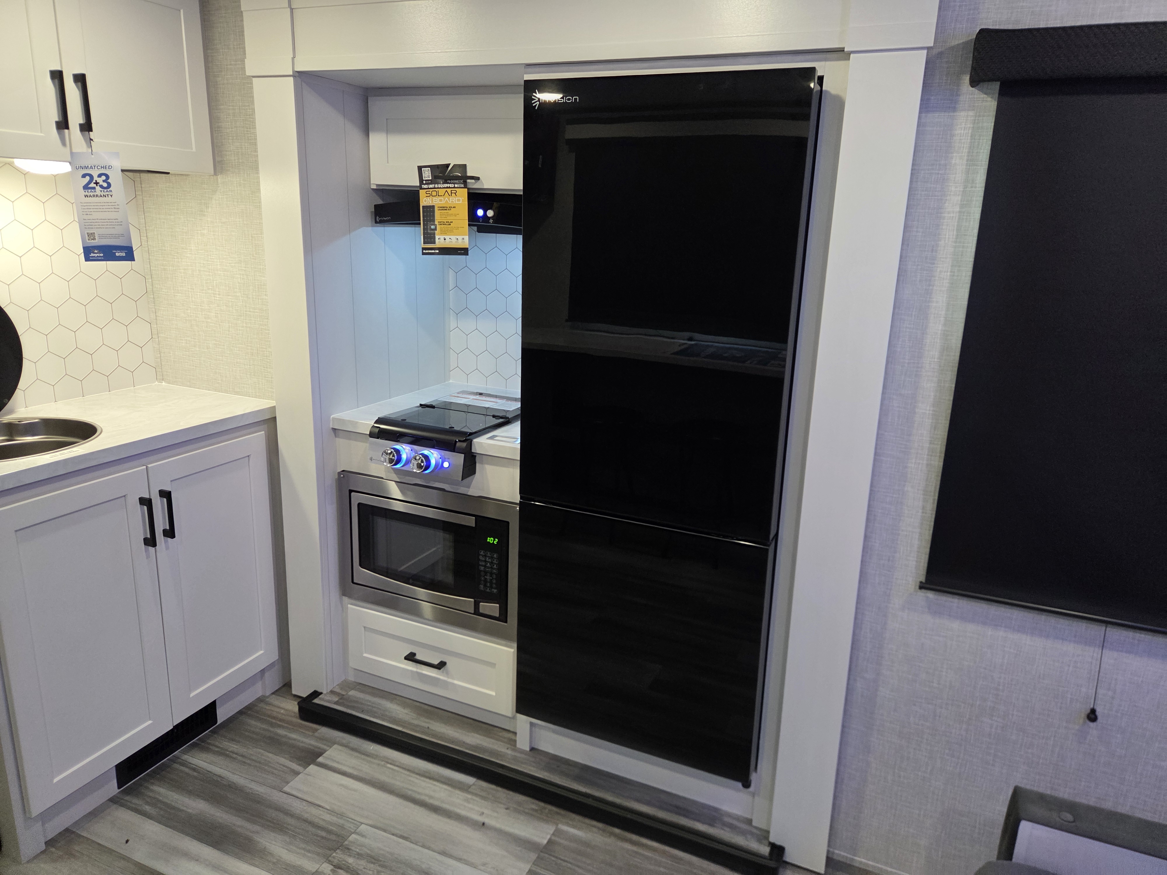 2025 Jayco Jay Feather Air 18MBH, $ 23,999