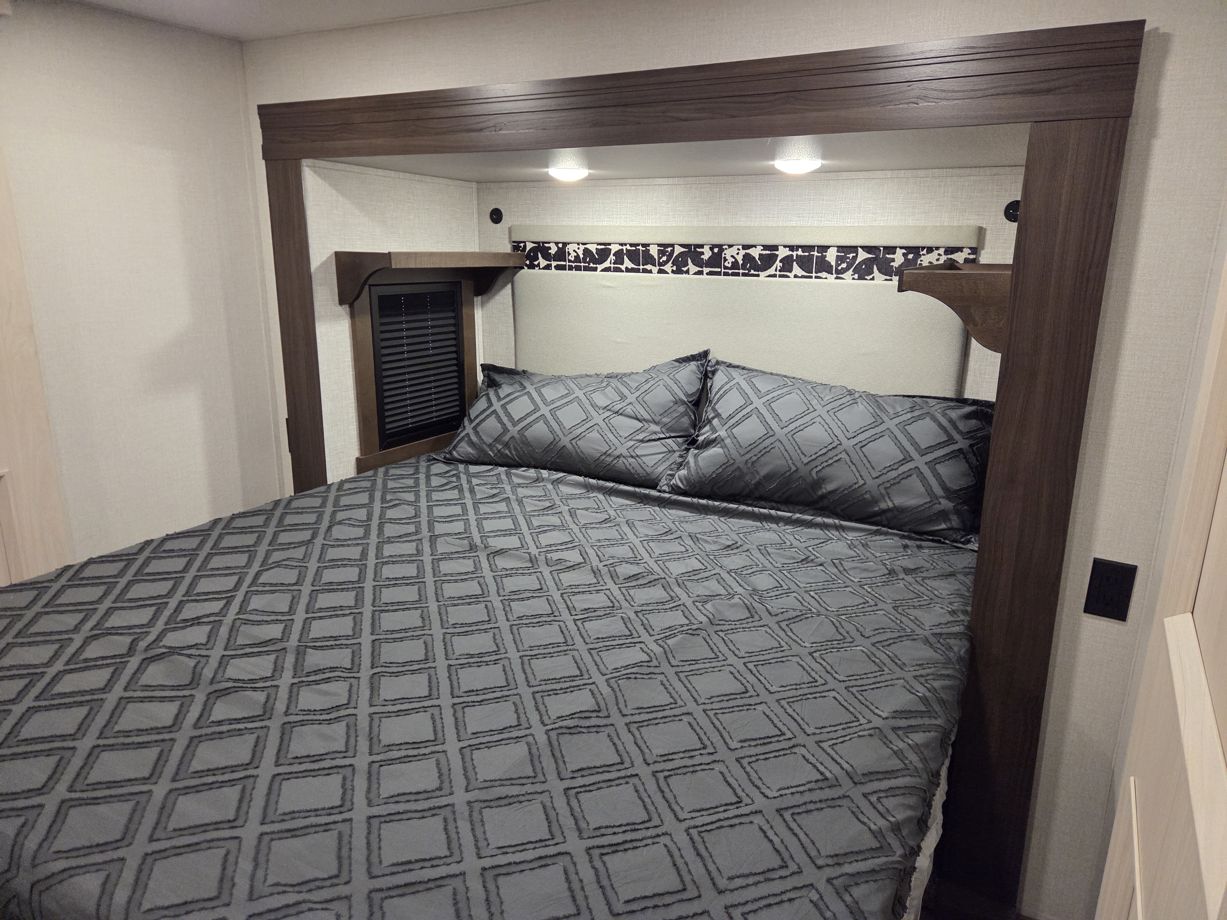 2026 Forest River Cedar Creek Experience 38DB, $ 77,999