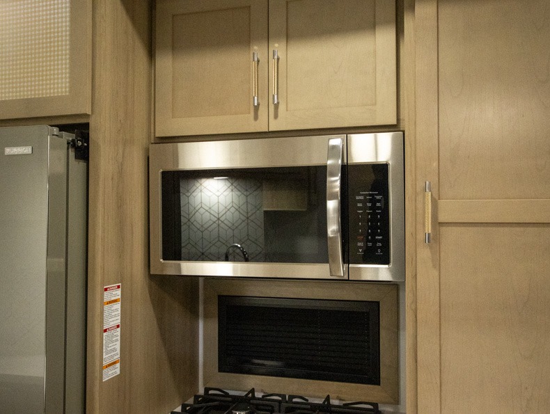 2026 Keystone Raptor 444, $ 129,995