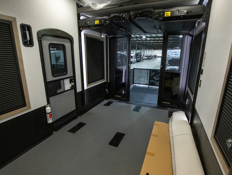 2026 Keystone Raptor 444, $ 129,995