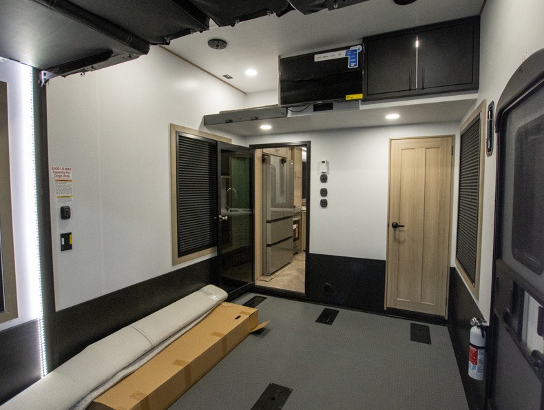 2026 Keystone Raptor 444, $ 129,995