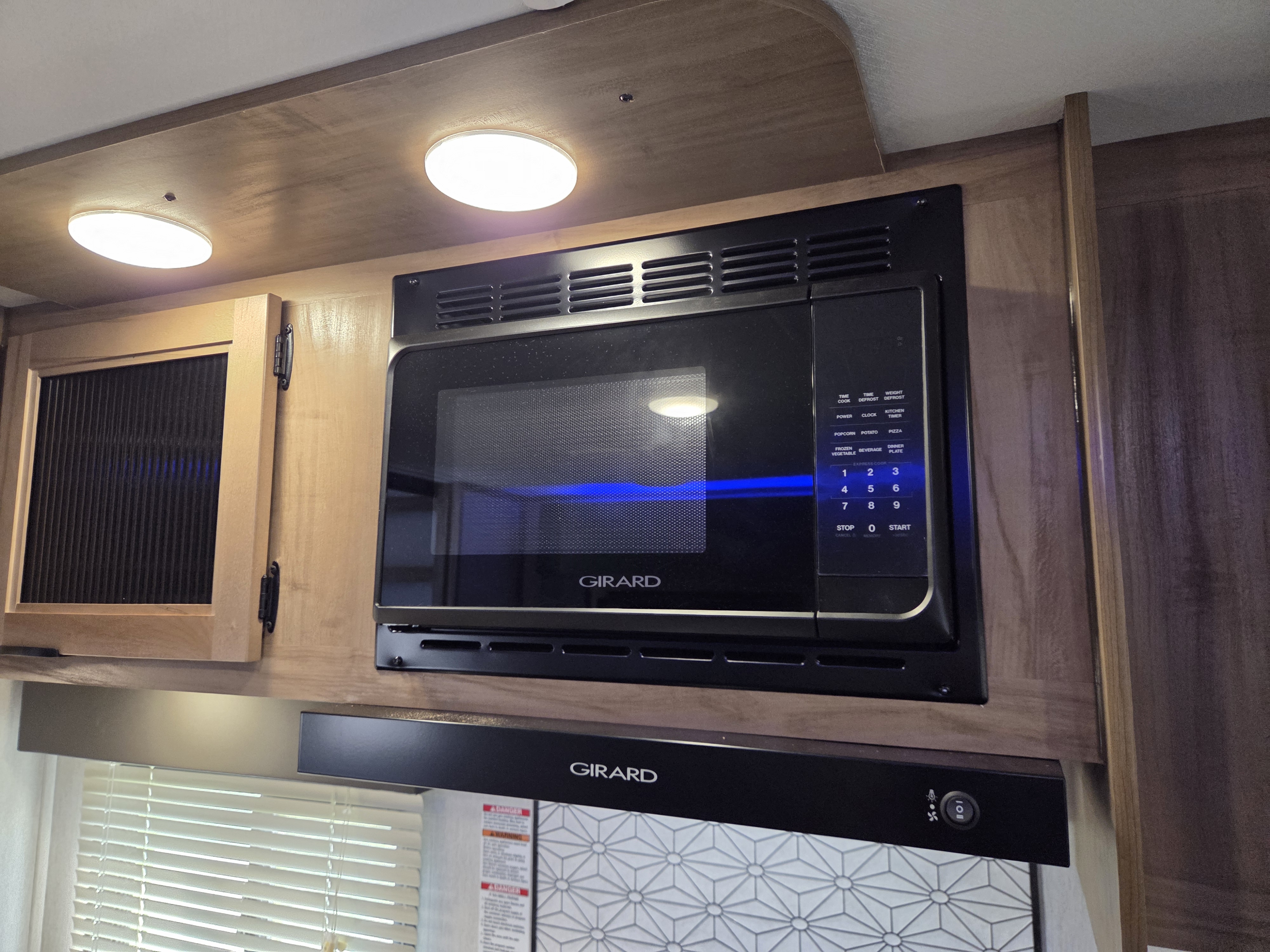 2024 Forest River Cherokee Alpha Wolf 2500RL-L, $ 29,999
