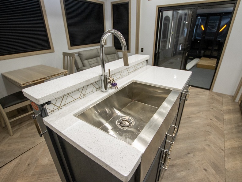 2026 Keystone Raptor 430, $ 119,995