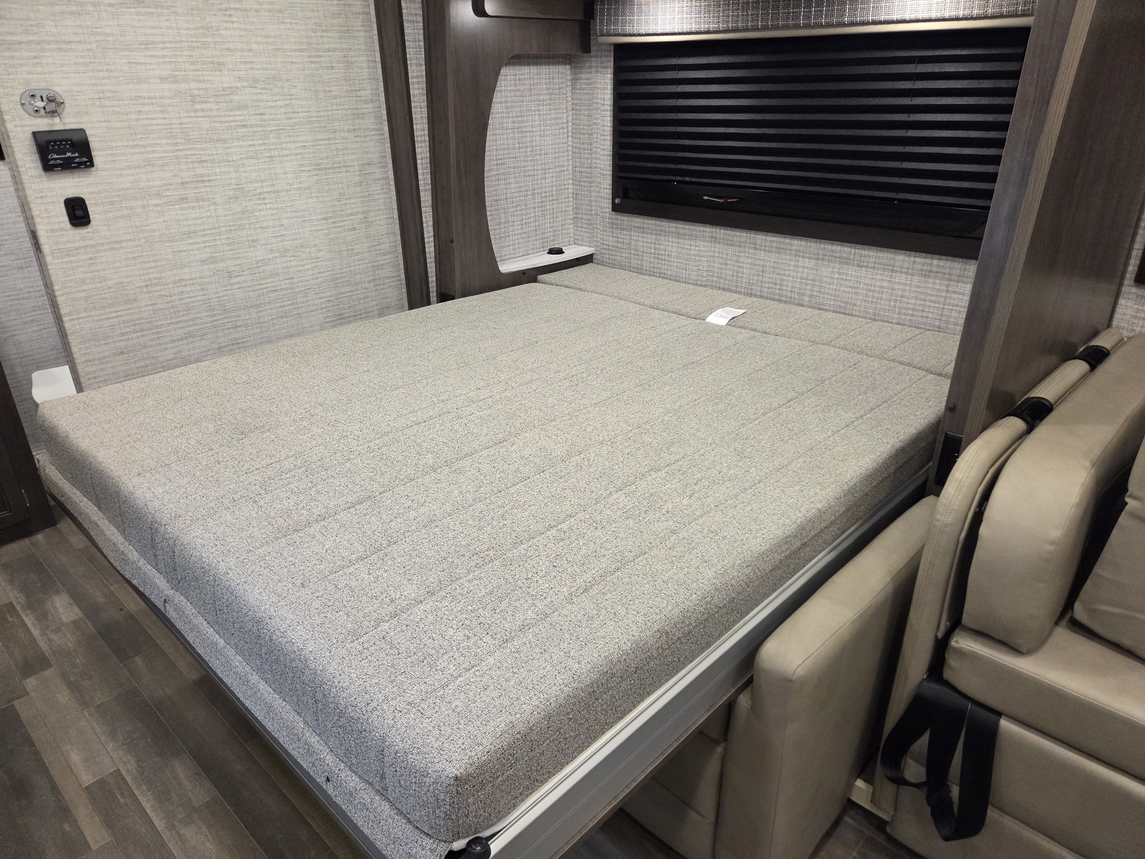 2024 Jayco Melbourne 24R, $ 99,999