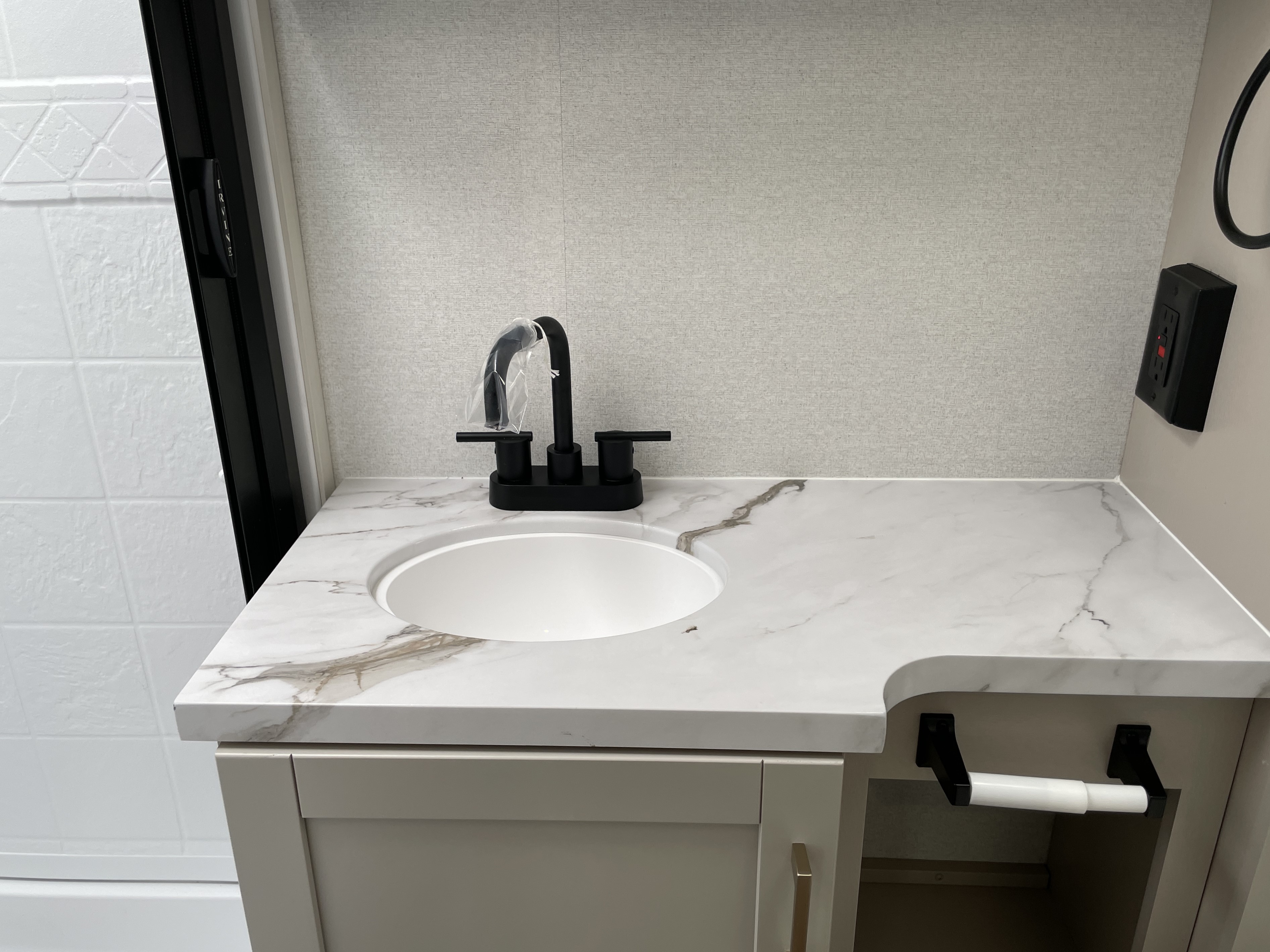 2027 Jayco Jay Feather Air 17FK, $ 27,990