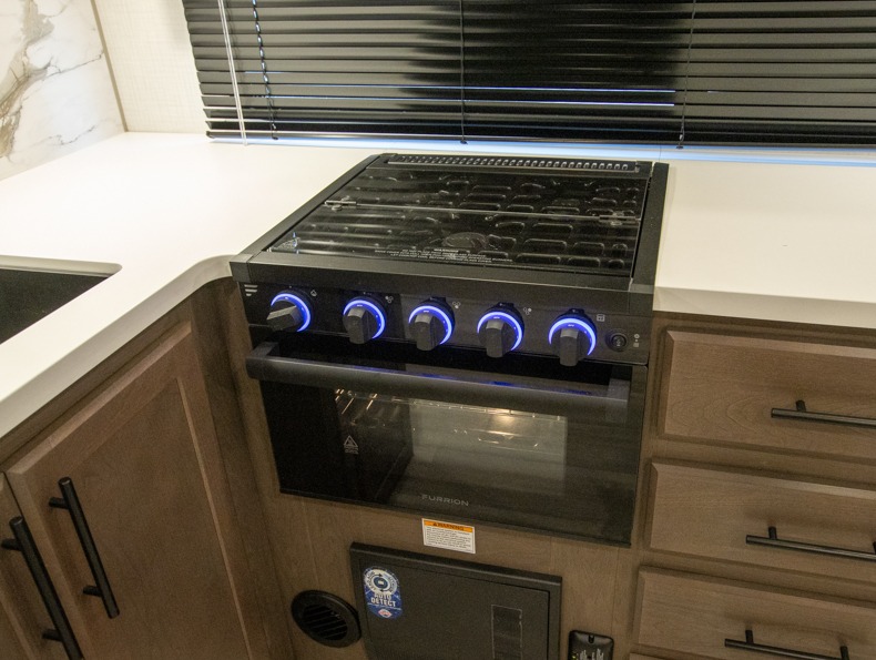 2026 Keystone Cougar Half-Ton (Travel Trailer) 25R, $ 39,999