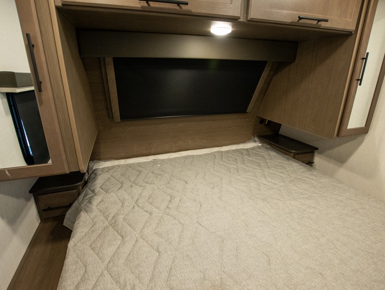 2026 Keystone Cougar Half-Ton (Travel Trailer) 25R, $ 39,999