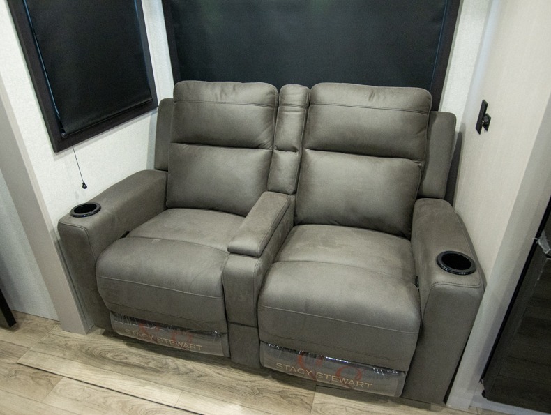2026 Jayco Jay Feather 24FK, $ 35,999