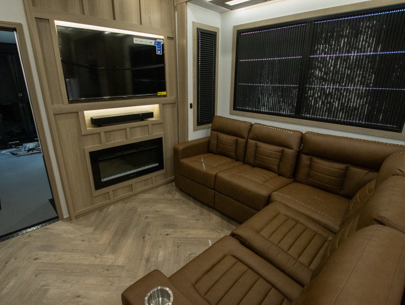 2026 Keystone Raptor 441HB, $ 129,995