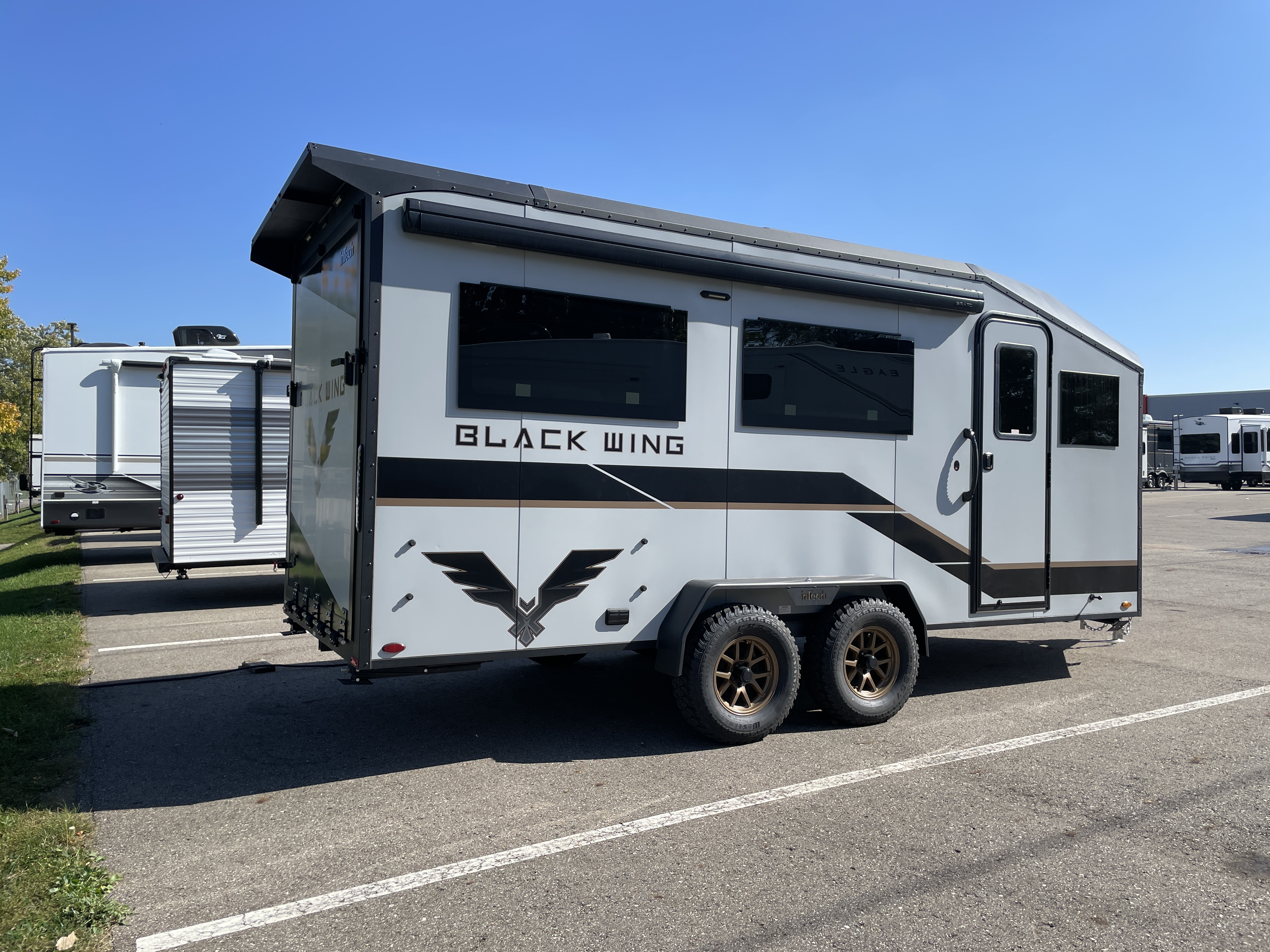 2027 inTech RV Black Wing 724-X, $ 62,410