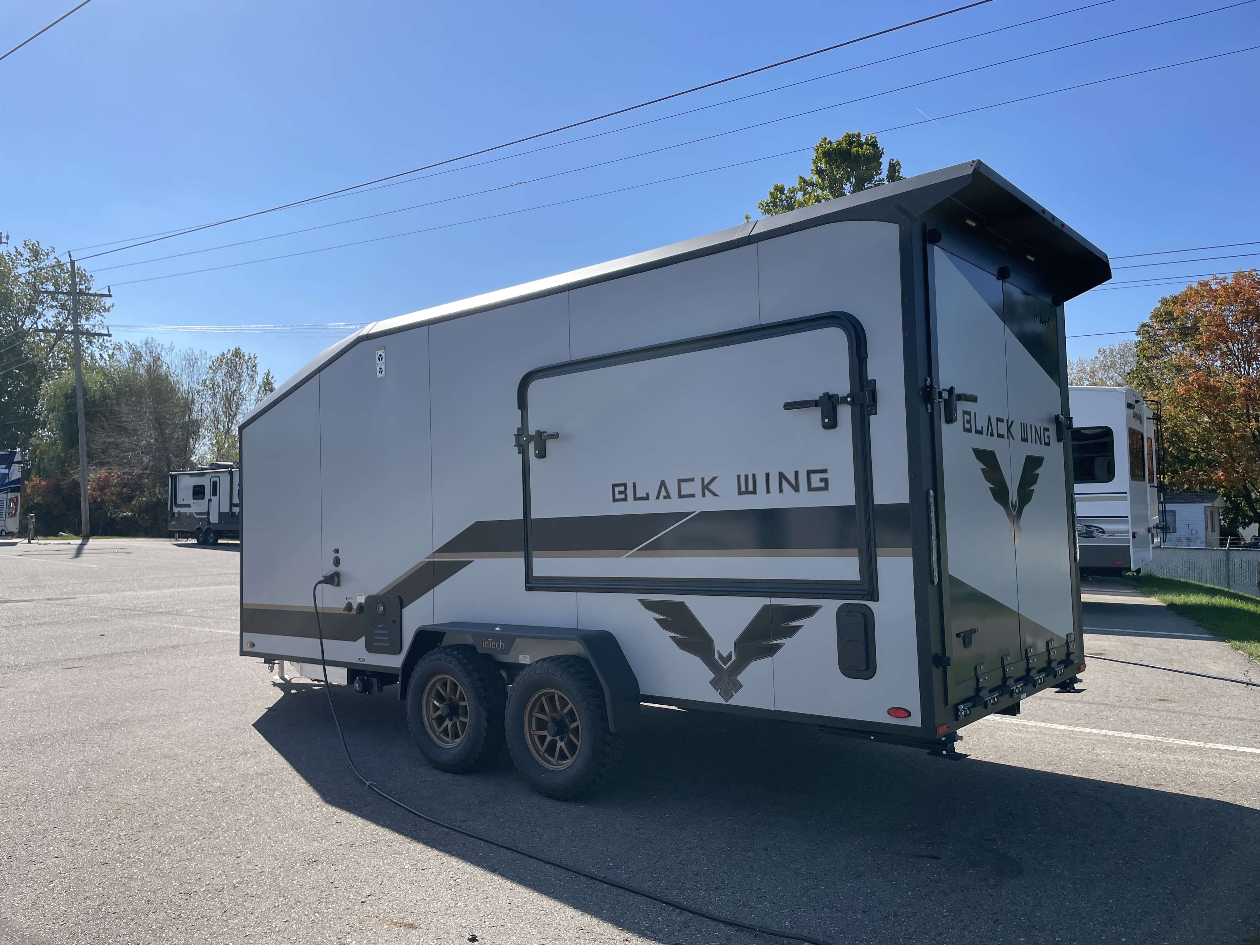 2027 inTech RV Black Wing 724-X, $ 62,410