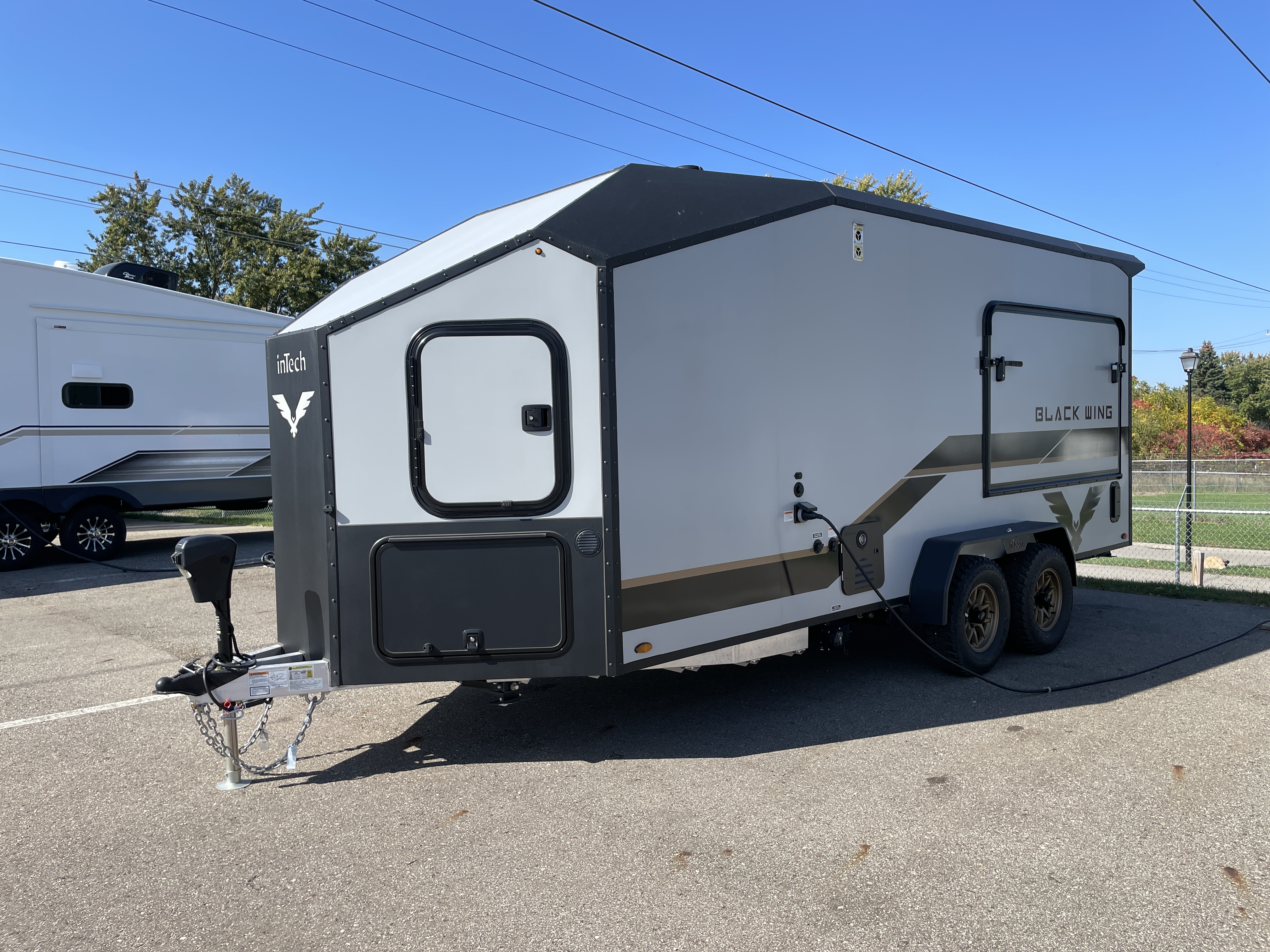 2027 inTech RV Black Wing 724-X, $ 62,410
